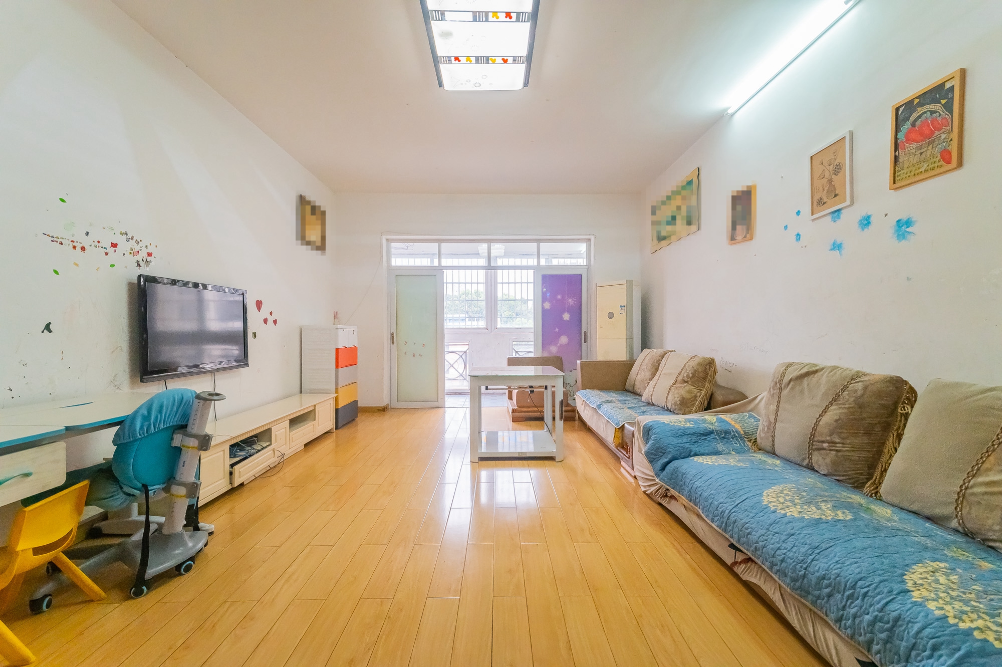 电信公司宿舍  3室2厅2卫    70.0万 电信公司宿舍  3室2厅2卫    70.0万客厅