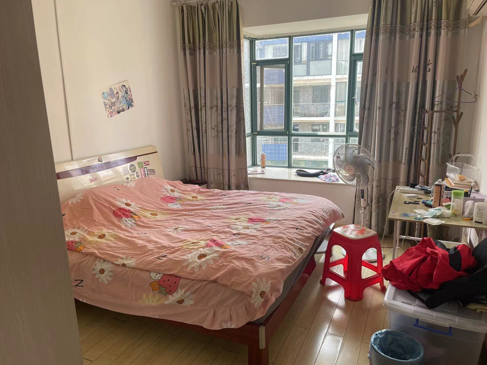 海创明珠花园 5室2厅3卫 98.0万 海创明珠花园 5室2厅3卫 98.0万室内图