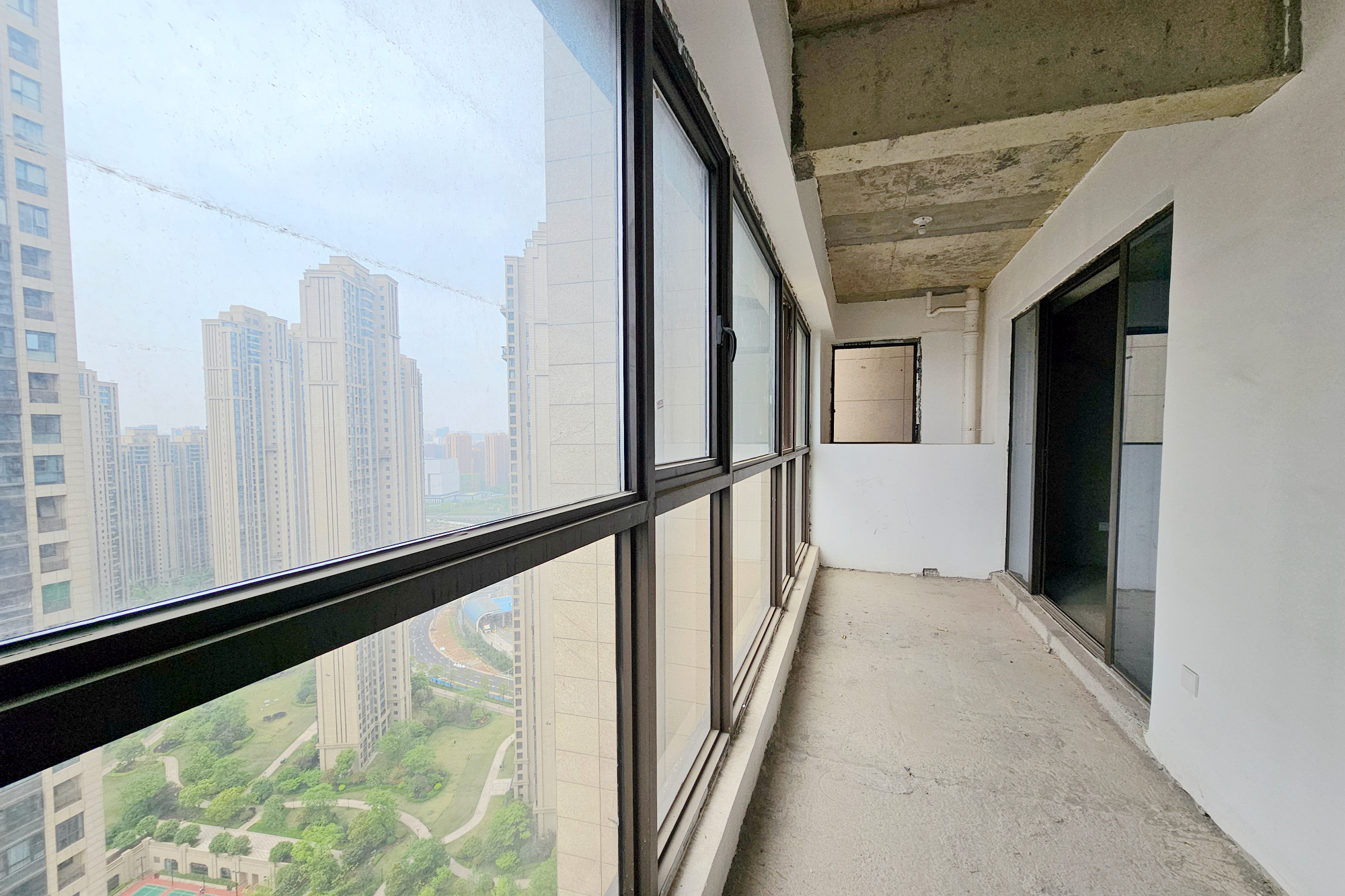 明昇壹城(明昇时代广场)二期 4室2厅2卫 190.0万 明昇壹城(明昇时代广场)二期 4室2厅2卫 190.0万阳台