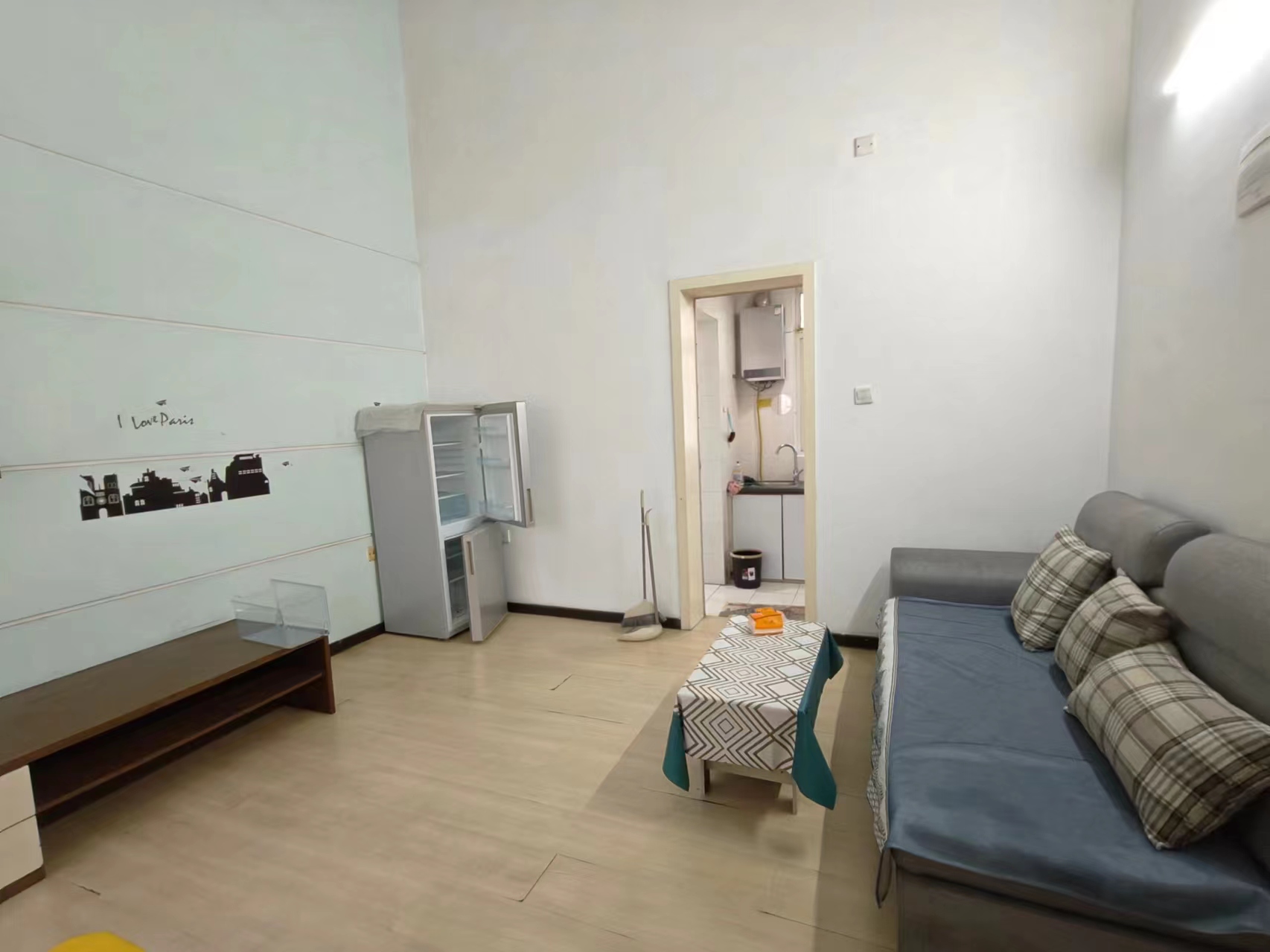 珠江丽园 1室1厅1卫 26.8万 珠江丽园 1室1厅1卫 26.8万室内图