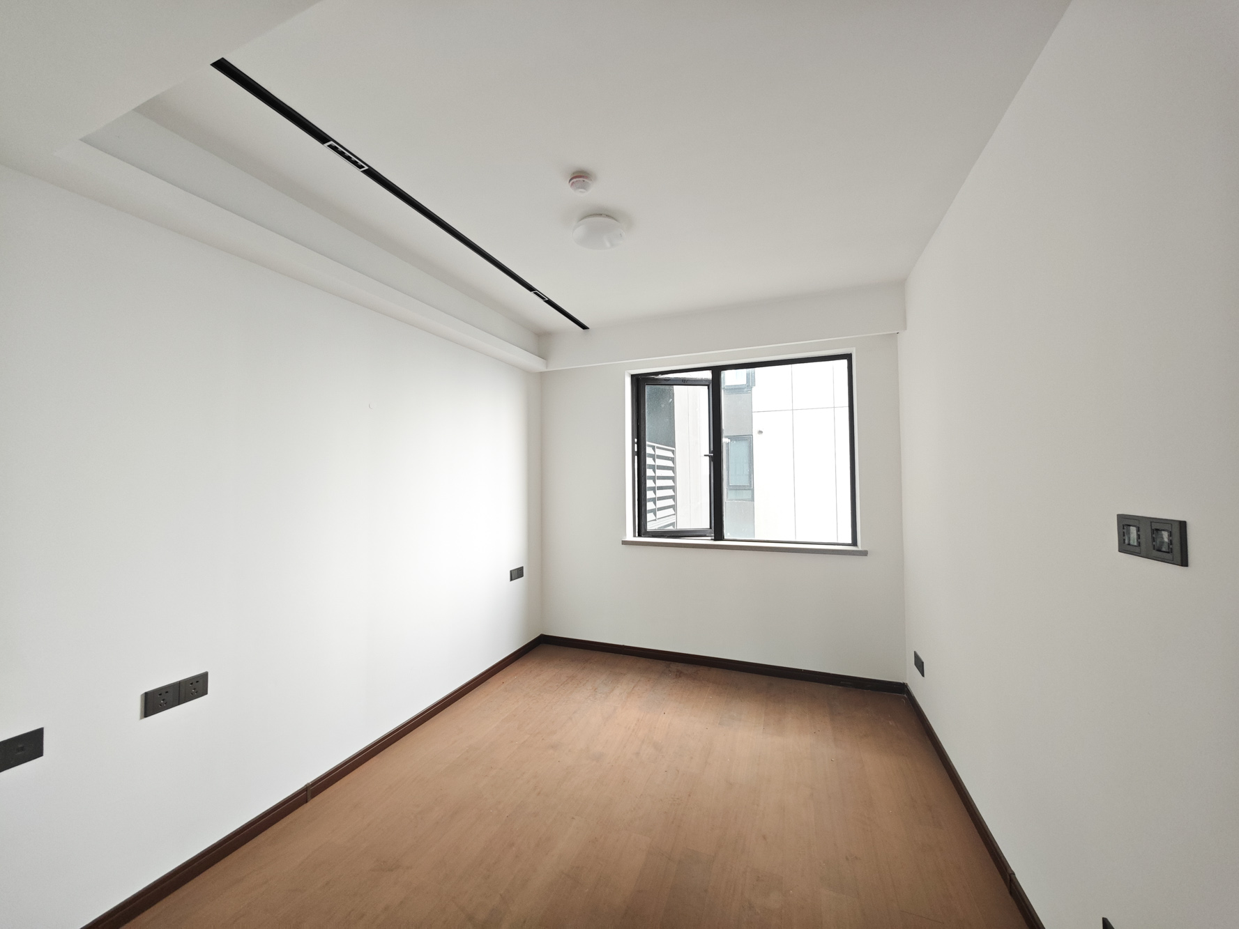 万科魅力之城  4室2厅3卫    280.0万 万科魅力之城  4室2厅3卫    280.0万卧室