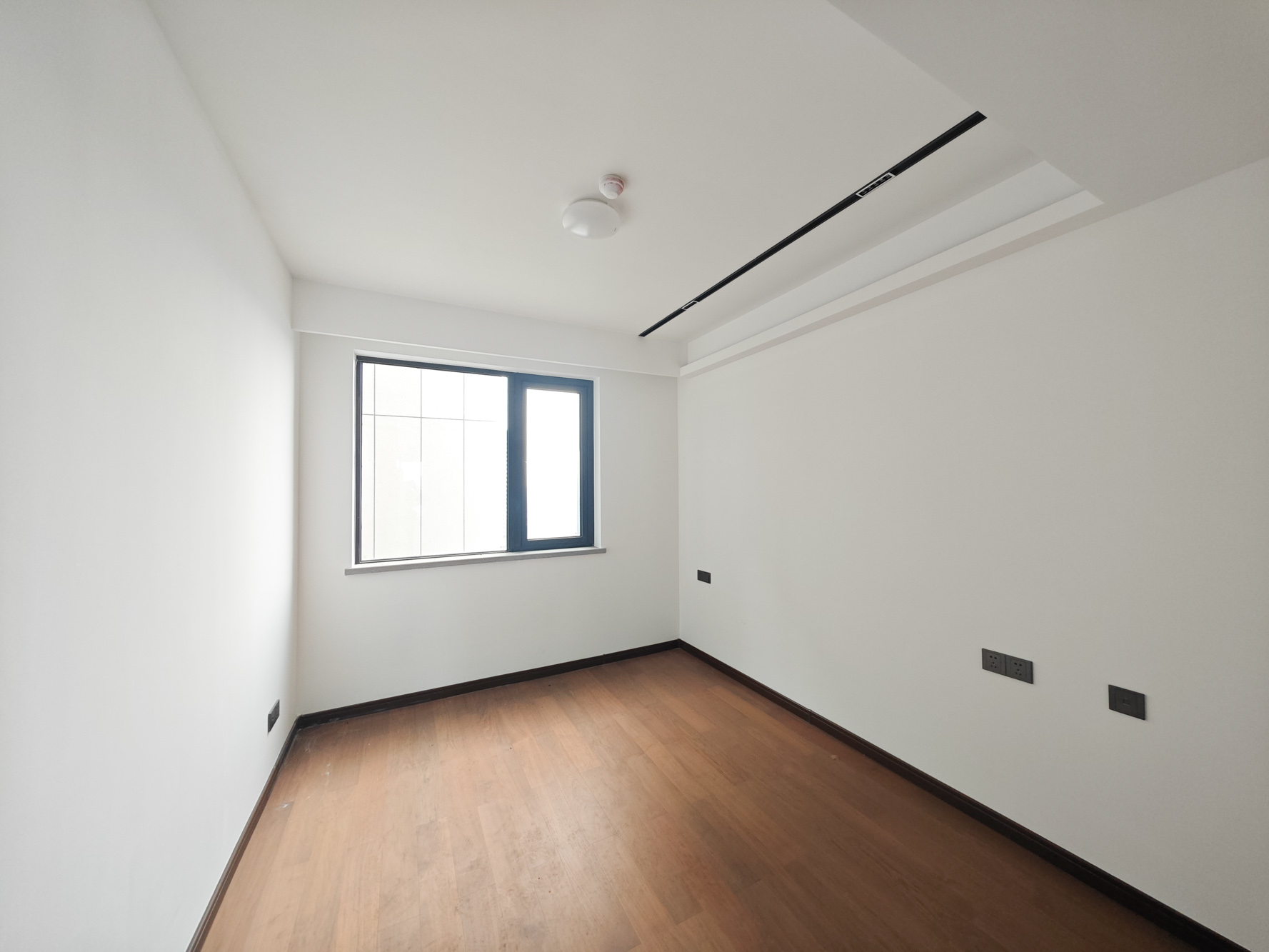 万科魅力之城  4室2厅3卫    280.0万 万科魅力之城  4室2厅3卫    280.0万卧室