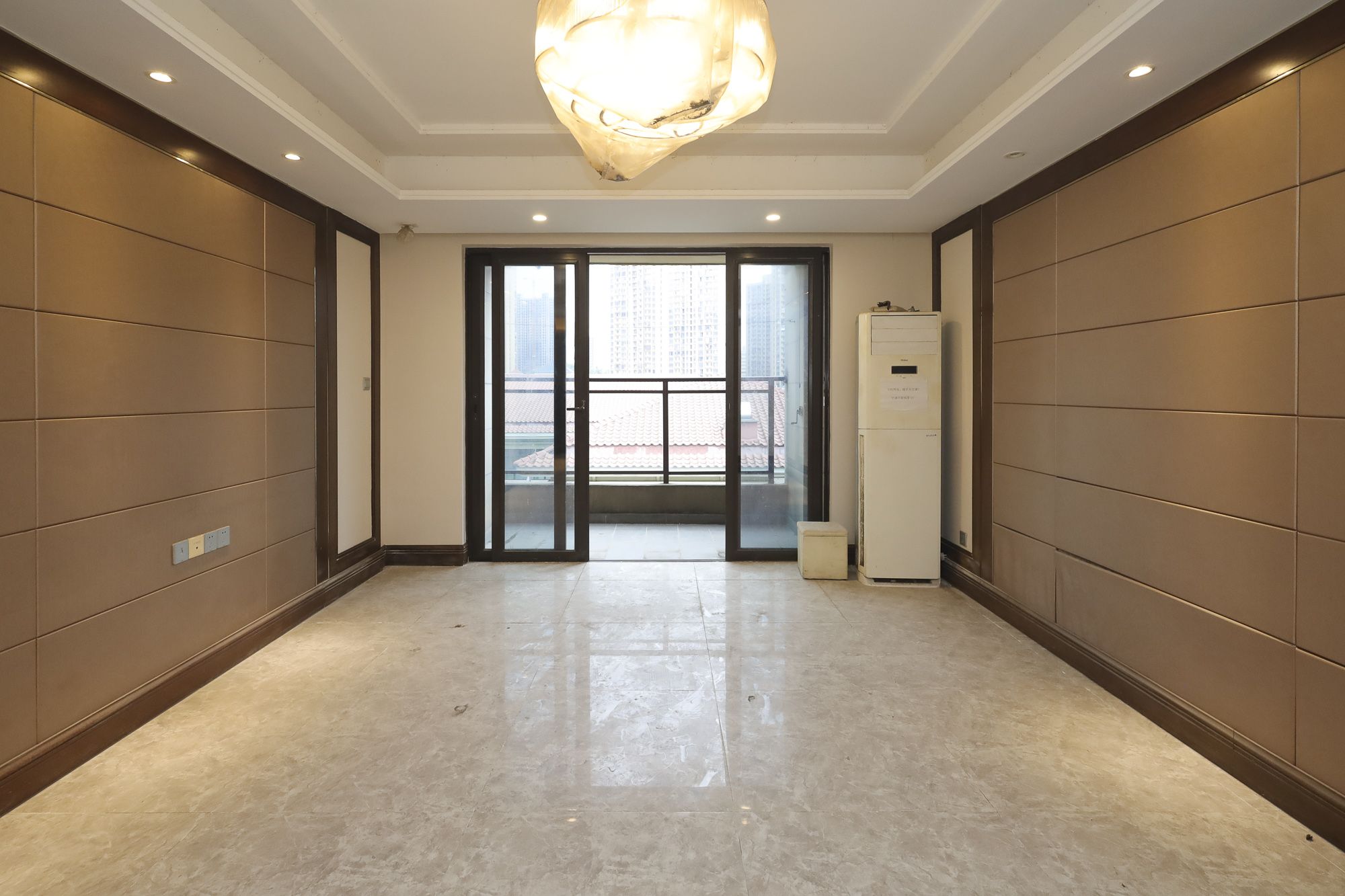 恒大御景天下城一期  3室2厅2卫    115.0万 恒大御景天下城一期  3室2厅2卫    115.0万客厅