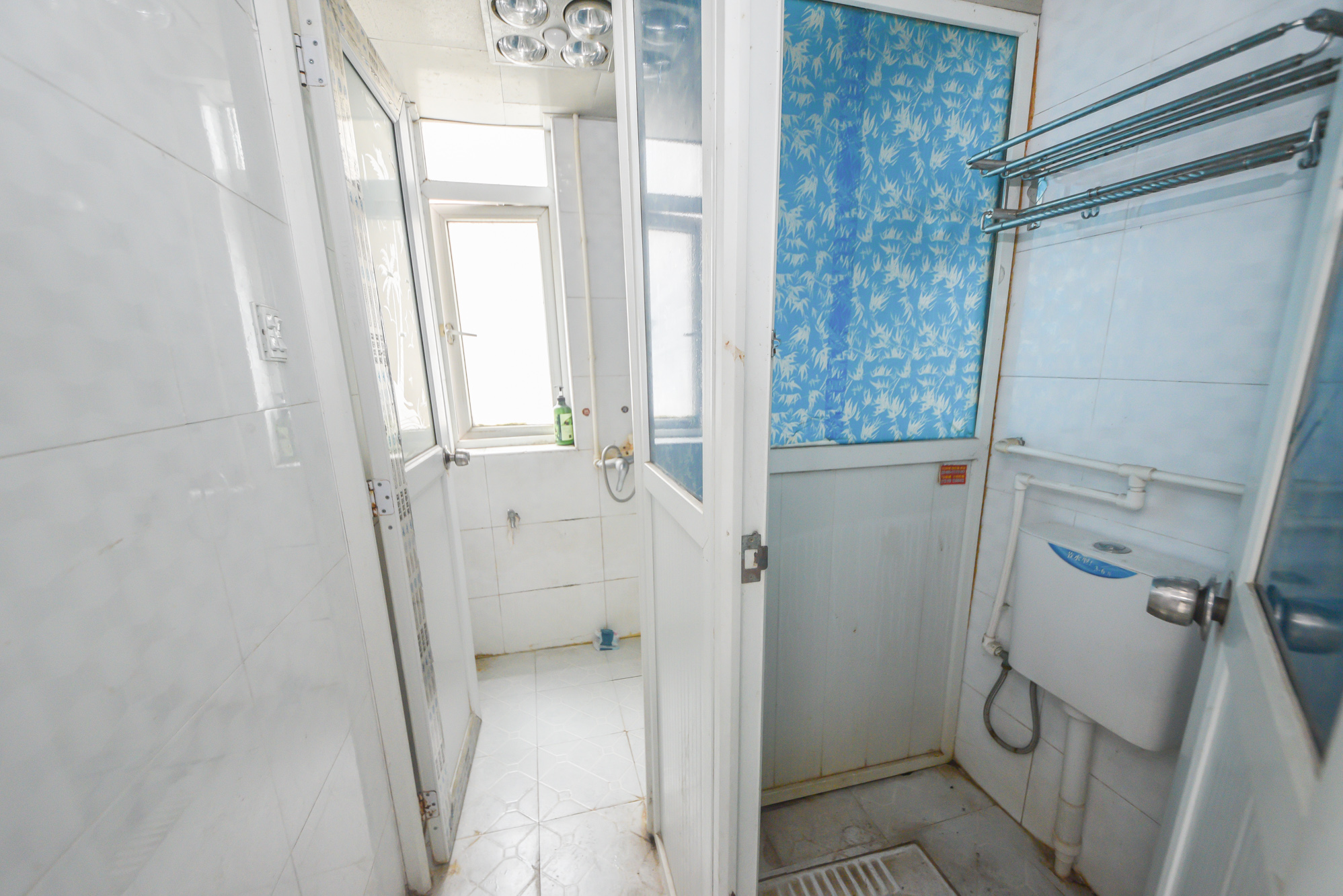 菁华源  4室2厅2卫    95.0万卫生间