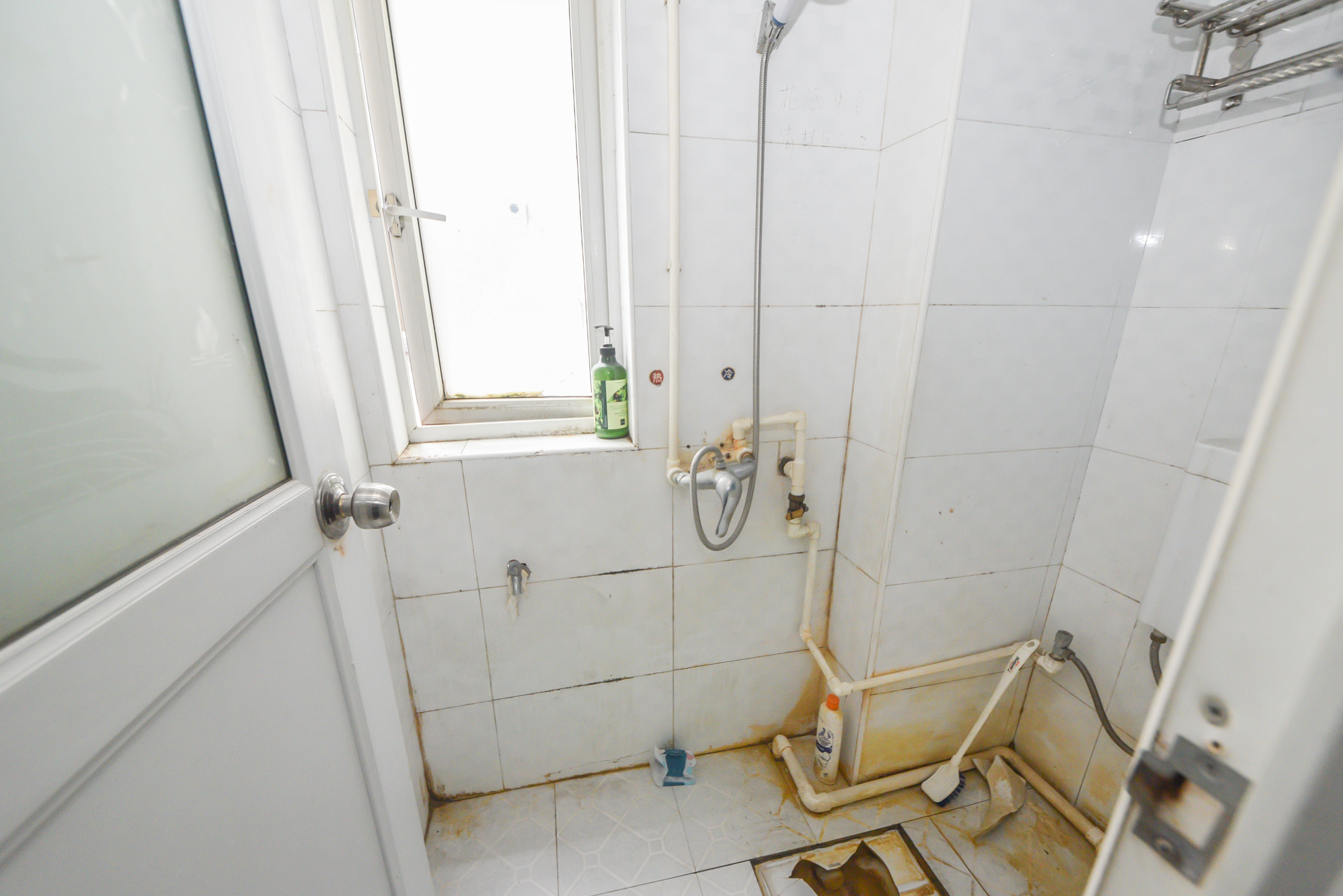 菁华源  4室2厅2卫    95.0万卫生间