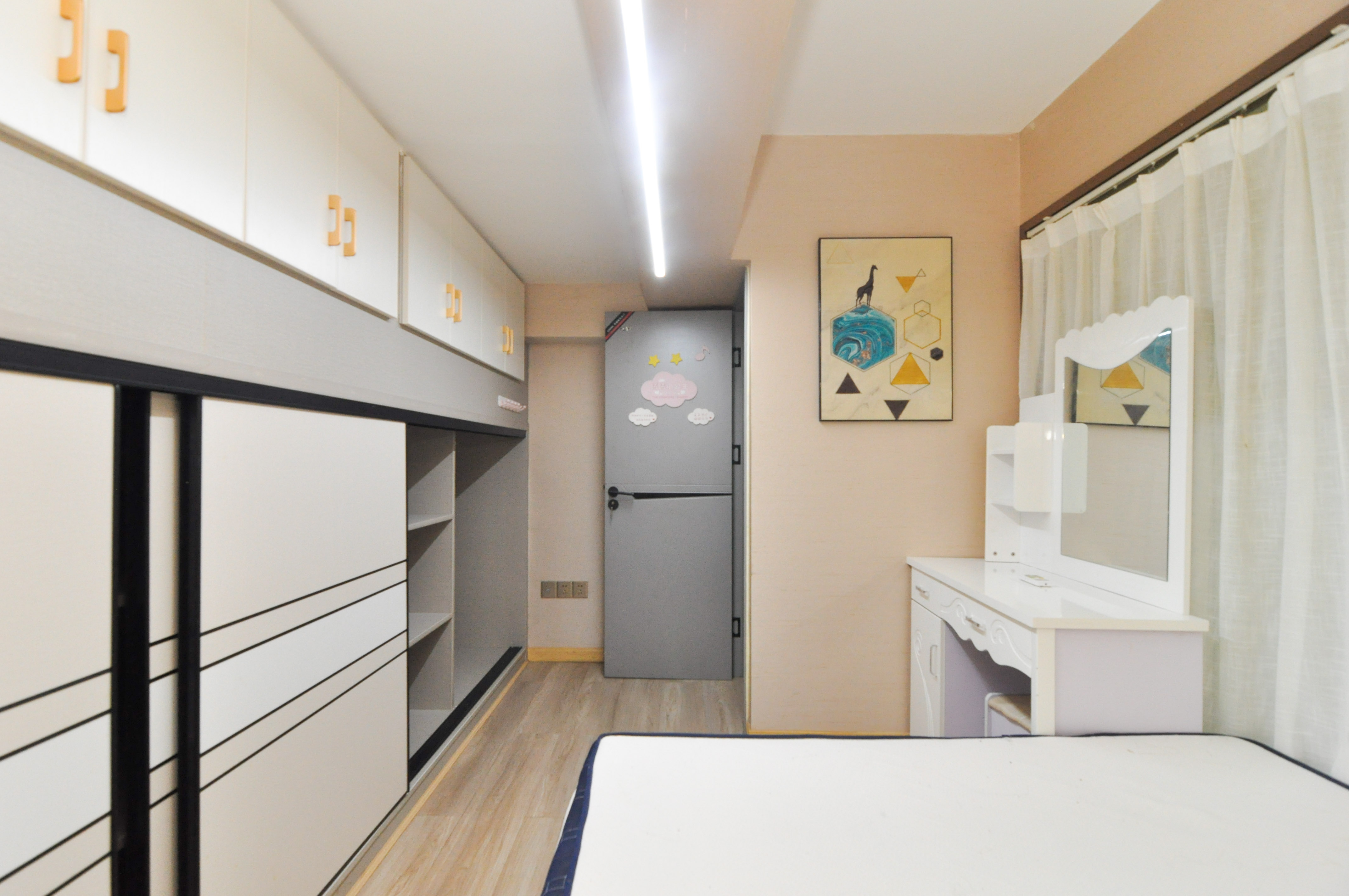 和隆花半里  2室1厅1卫   65.00万卧室