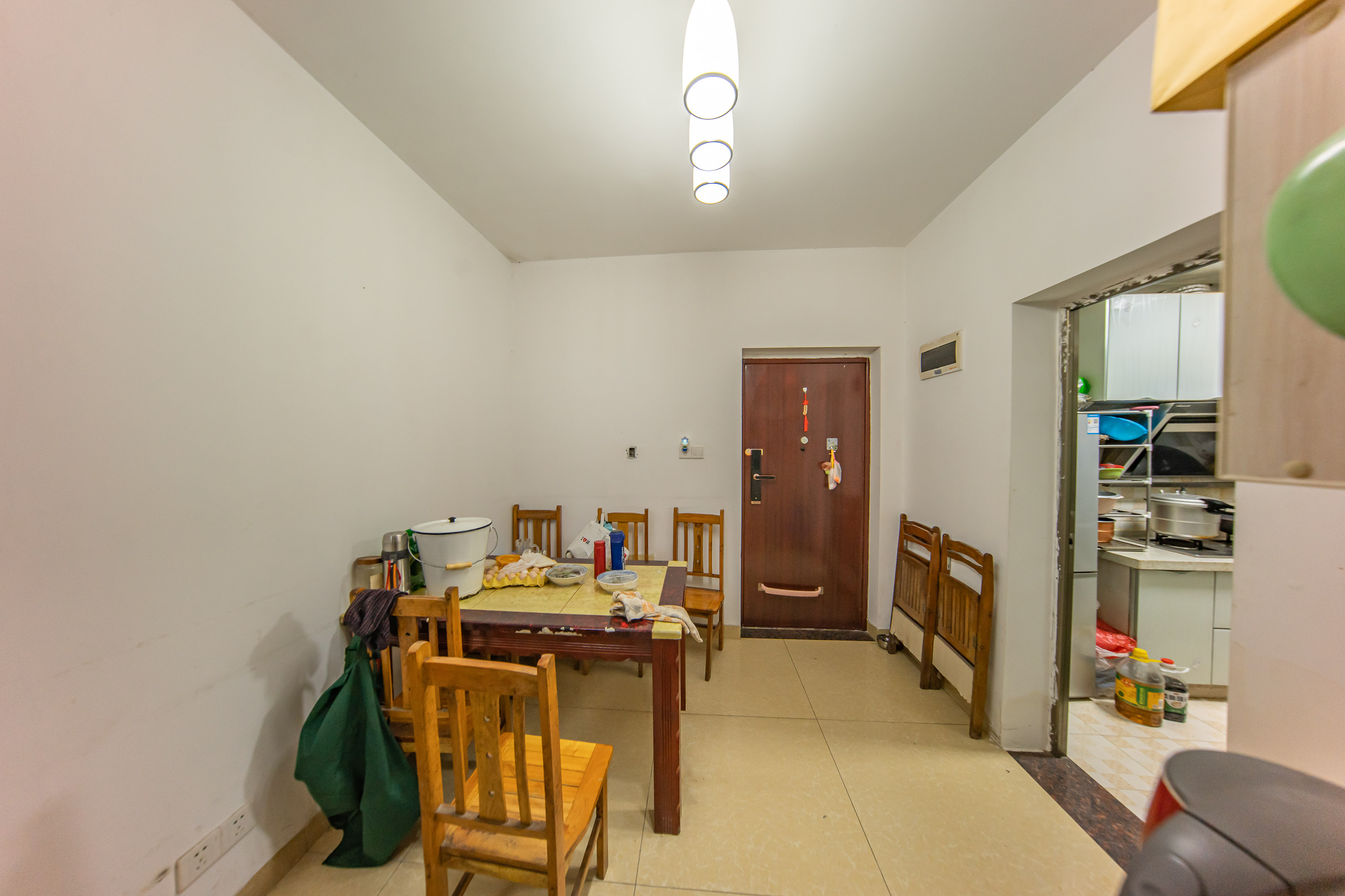 中建麓山和苑  2室2厅1卫   61.00万客厅