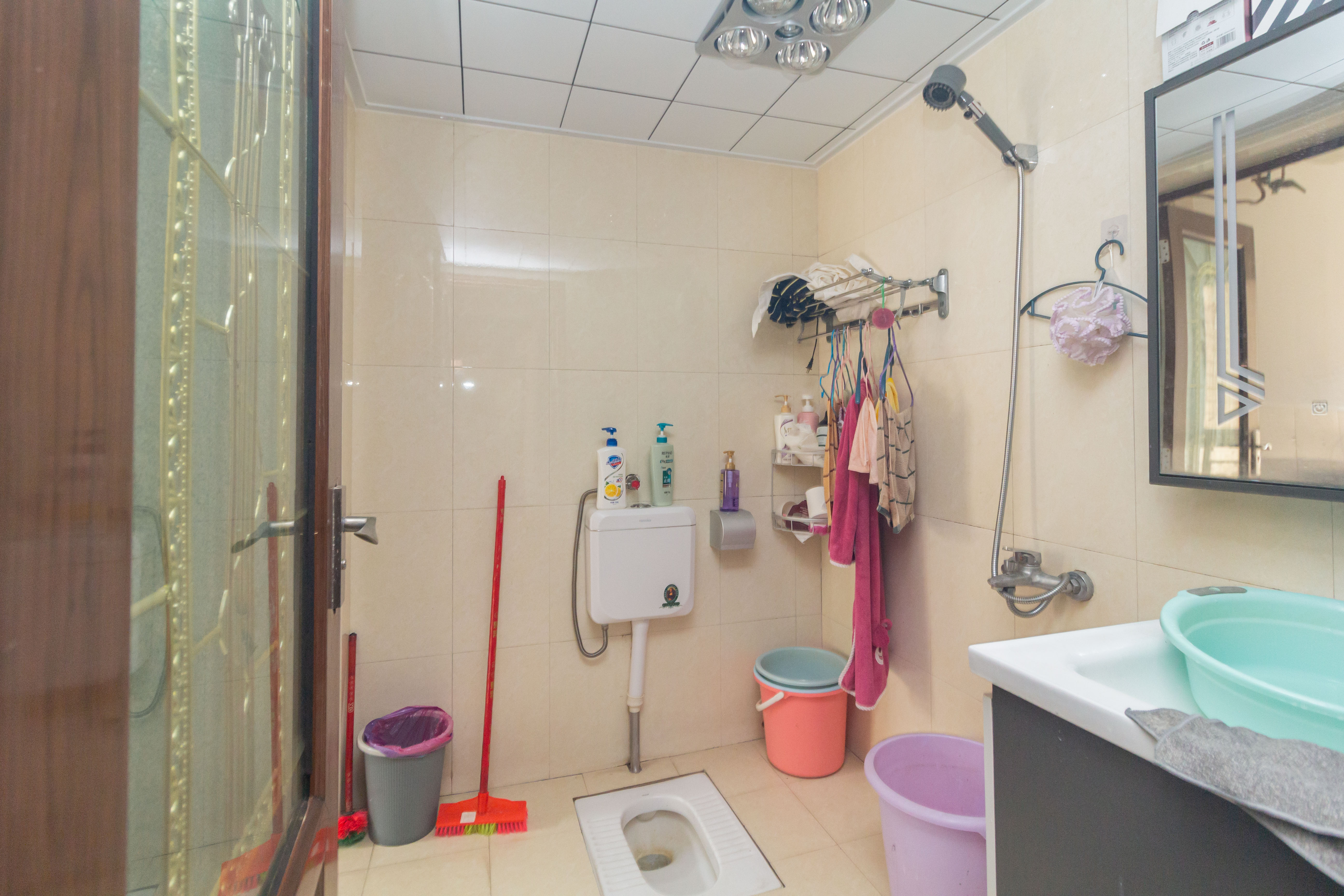 圣力华苑 3室2厅2卫 59.8万 圣力华苑 3室2厅2卫 59.8万卫生间