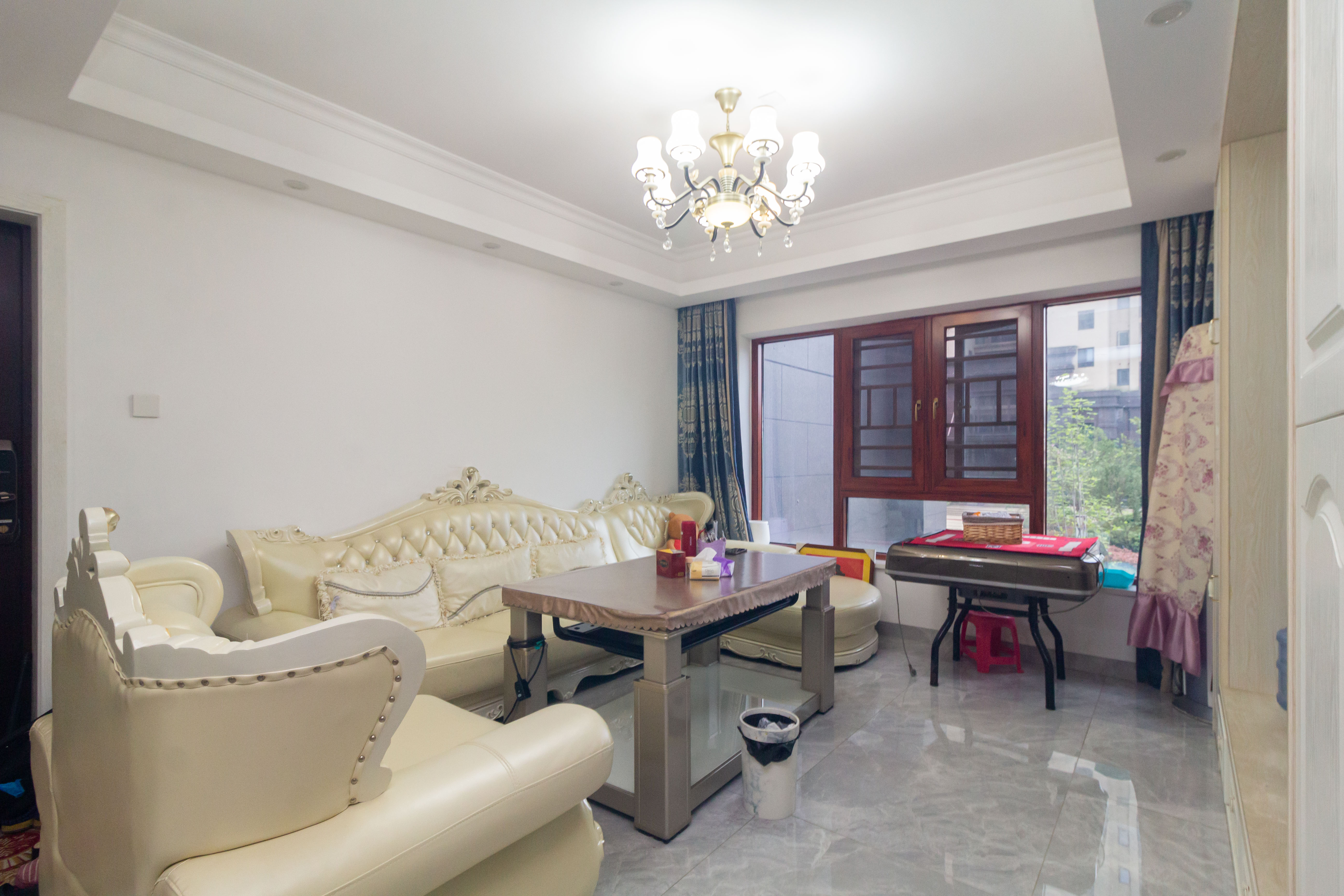 金科天悦(金科美邻汇) 3室2厅2卫 75.0万 金科天悦(金科美邻汇) 3室2厅2卫 75.0万客厅