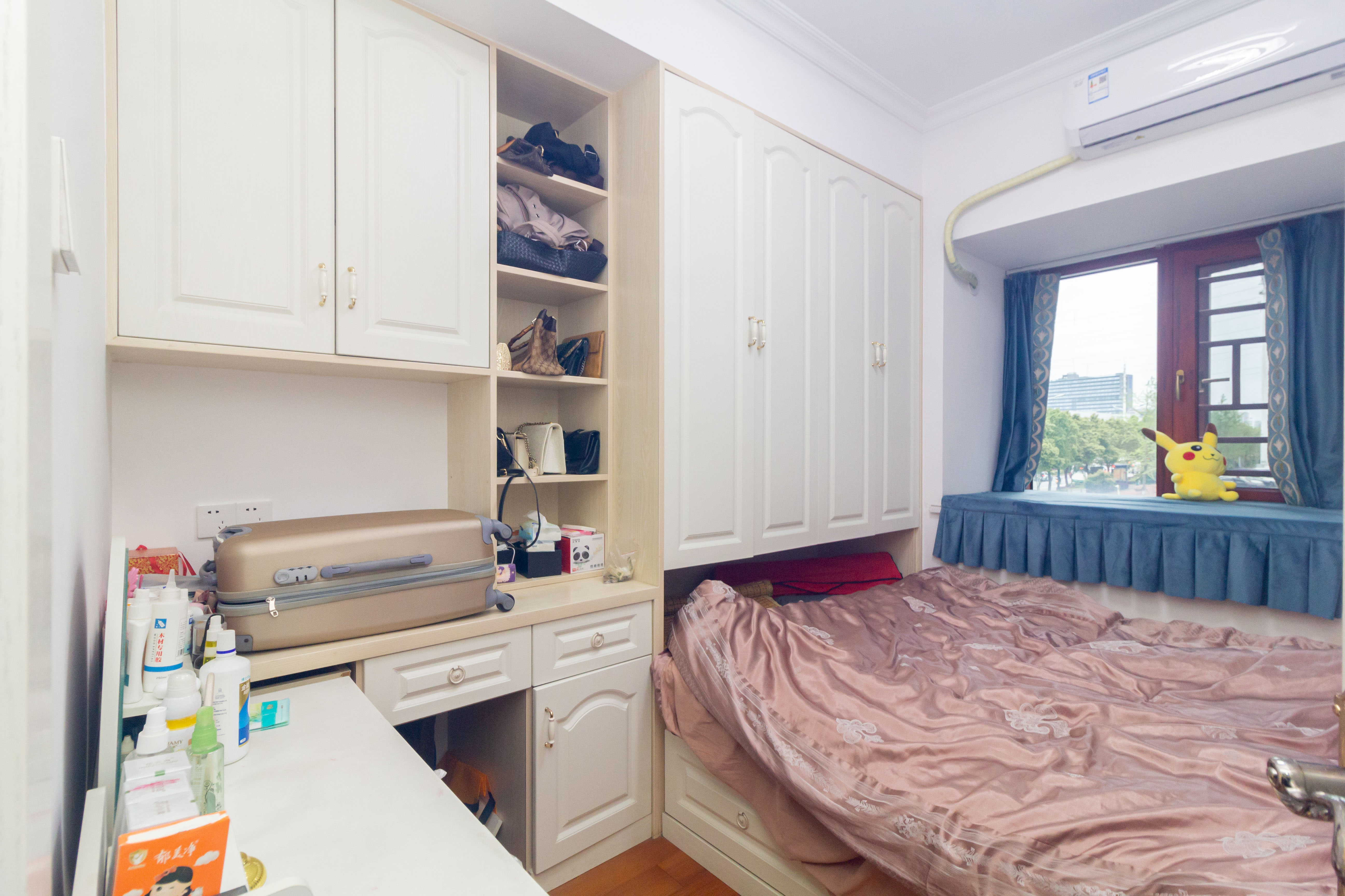 金科天悦(金科美邻汇) 3室2厅2卫 75.0万 金科天悦(金科美邻汇) 3室2厅2卫 75.0万卧室