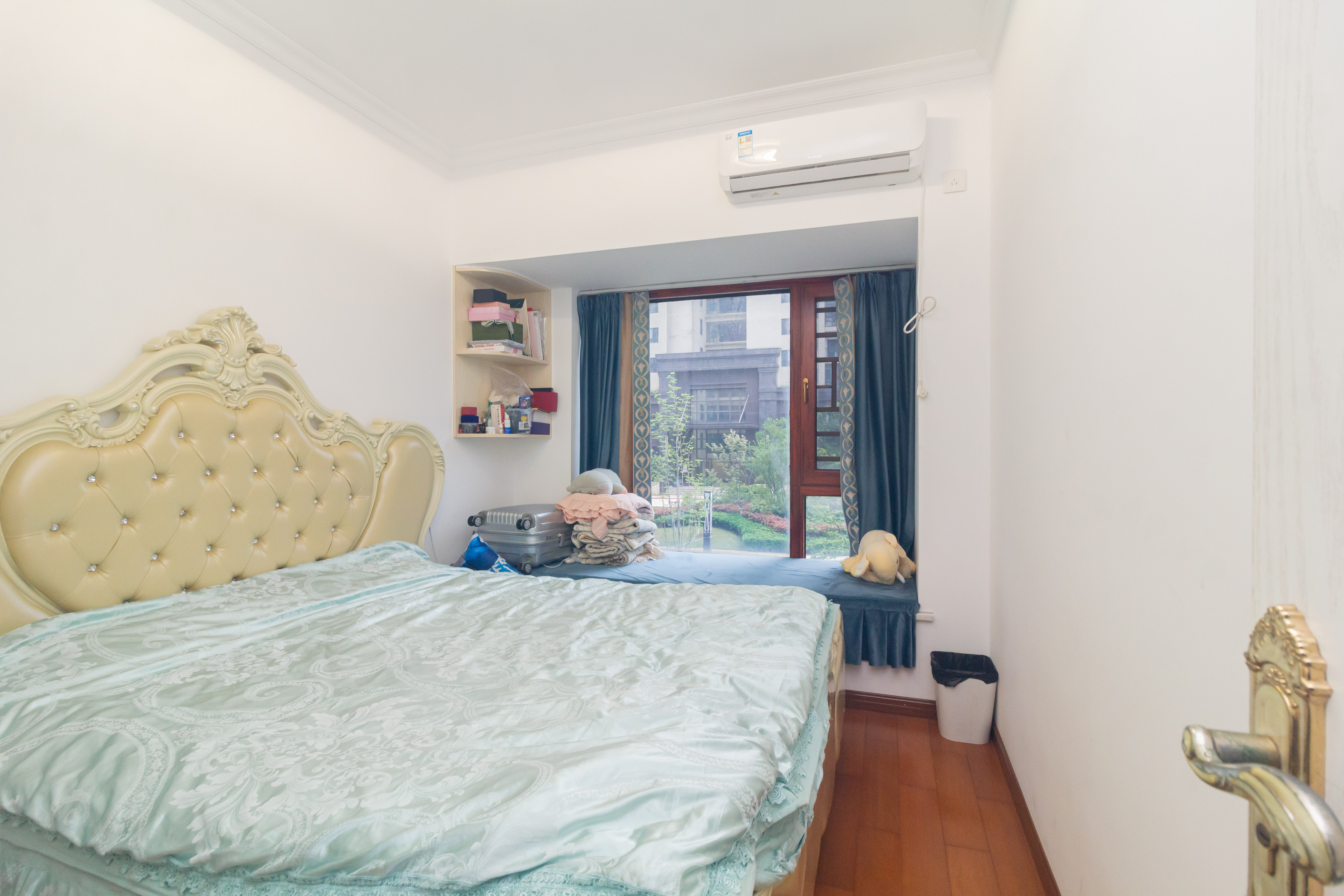 金科天悦(金科美邻汇) 3室2厅2卫 75.0万 金科天悦(金科美邻汇) 3室2厅2卫 75.0万卧室