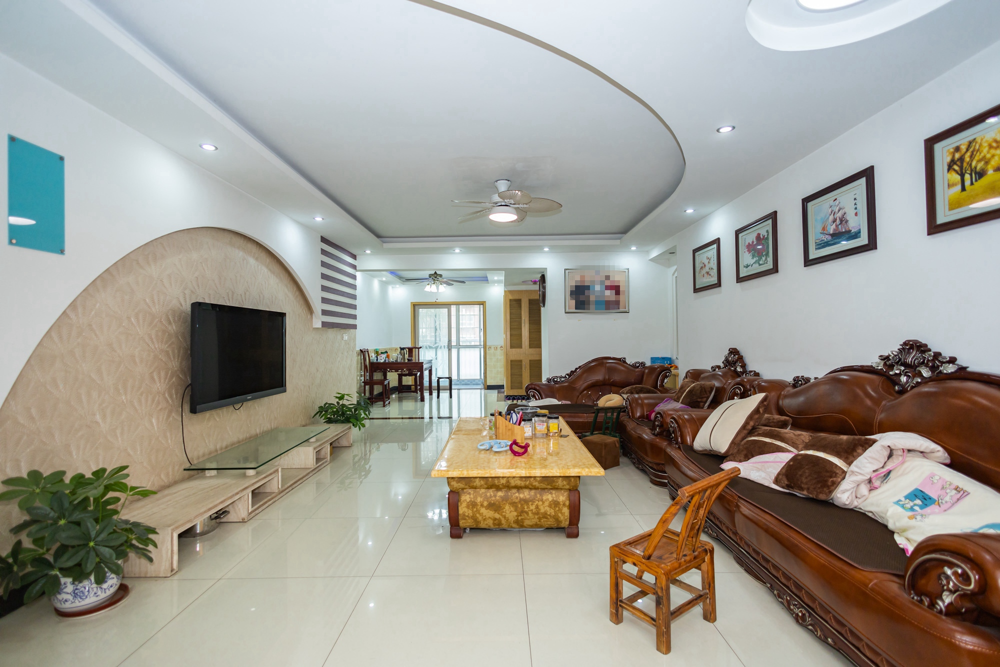 星城雅郡 4室2厅2卫 83.44万 星城雅郡 4室2厅2卫 83.44万客厅