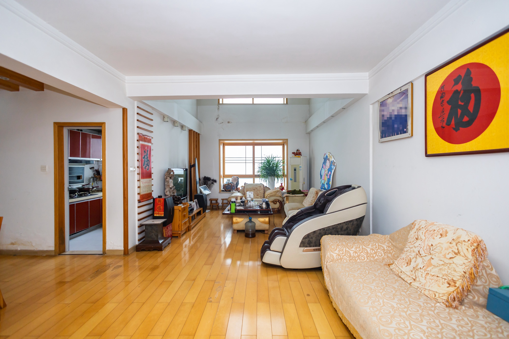 开源鑫苑  5室2厅2卫    128.0万客厅