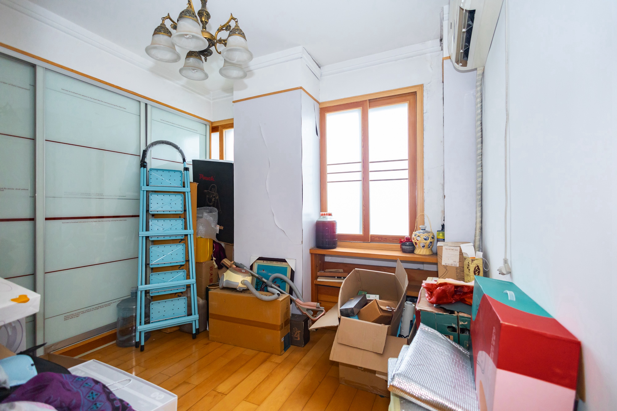 开源鑫苑  5室2厅2卫    128.0万卧室