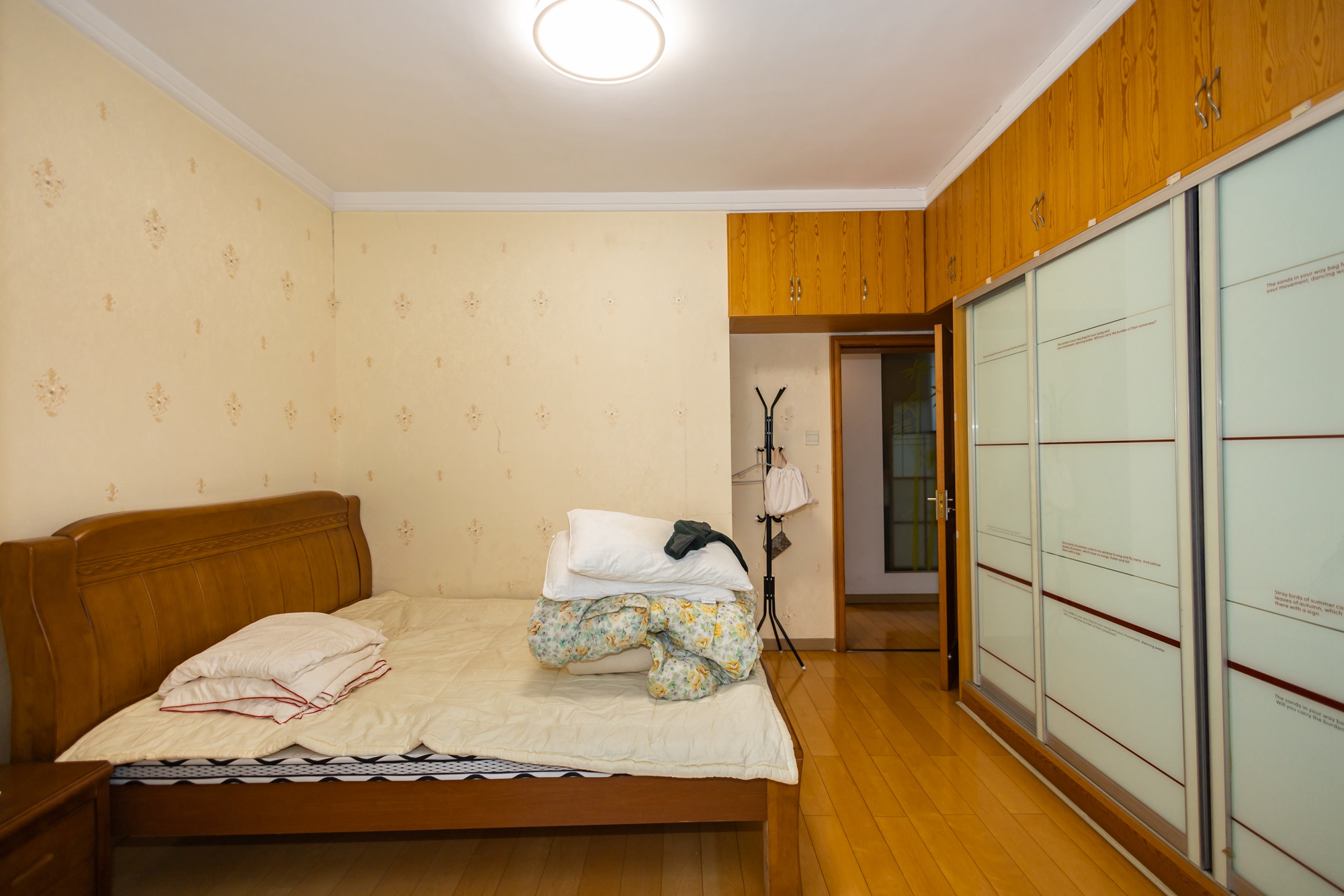 开源鑫苑  5室2厅2卫    128.0万卧室