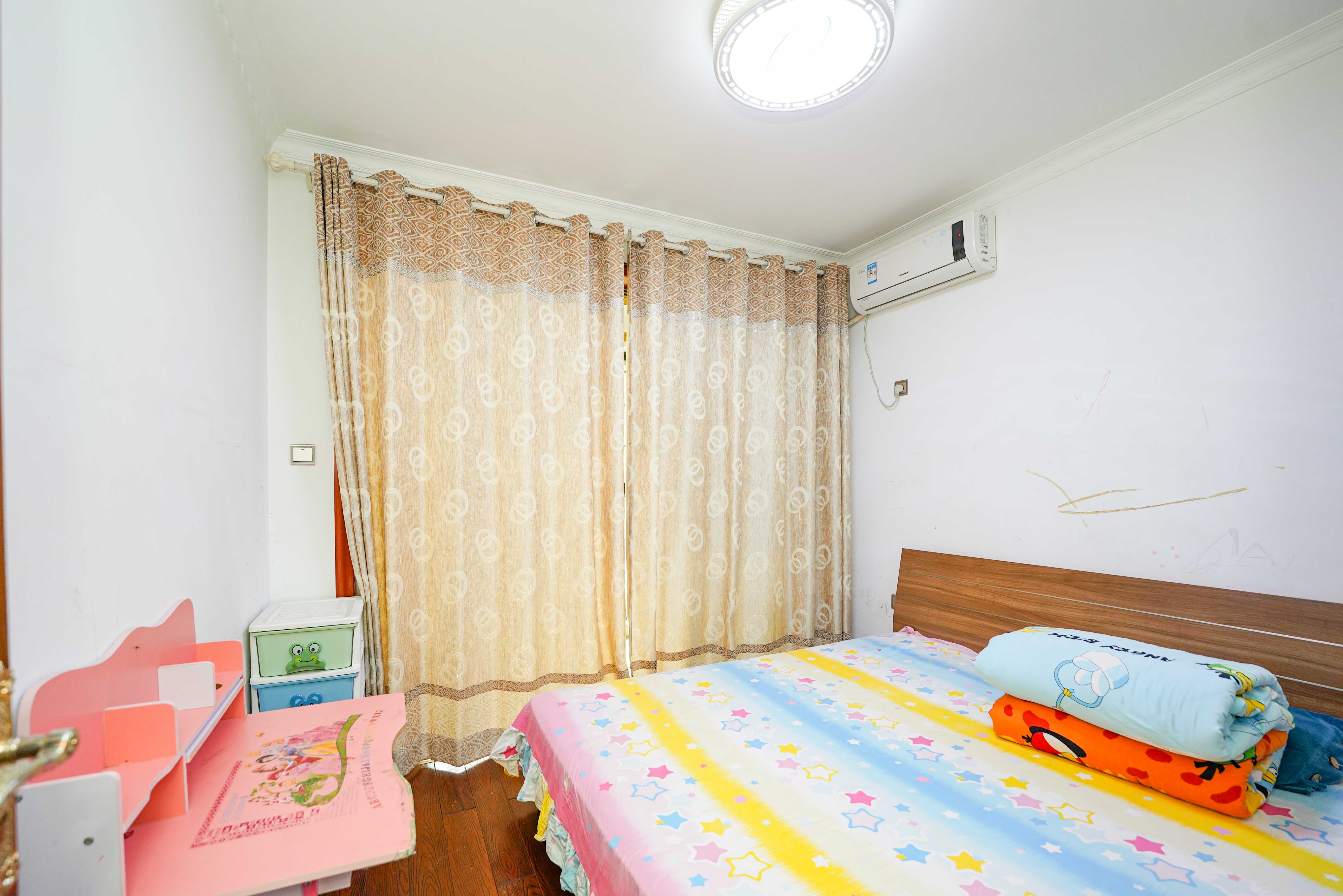 嘉华城（一期）  3室2厅1卫    125.0万卧室