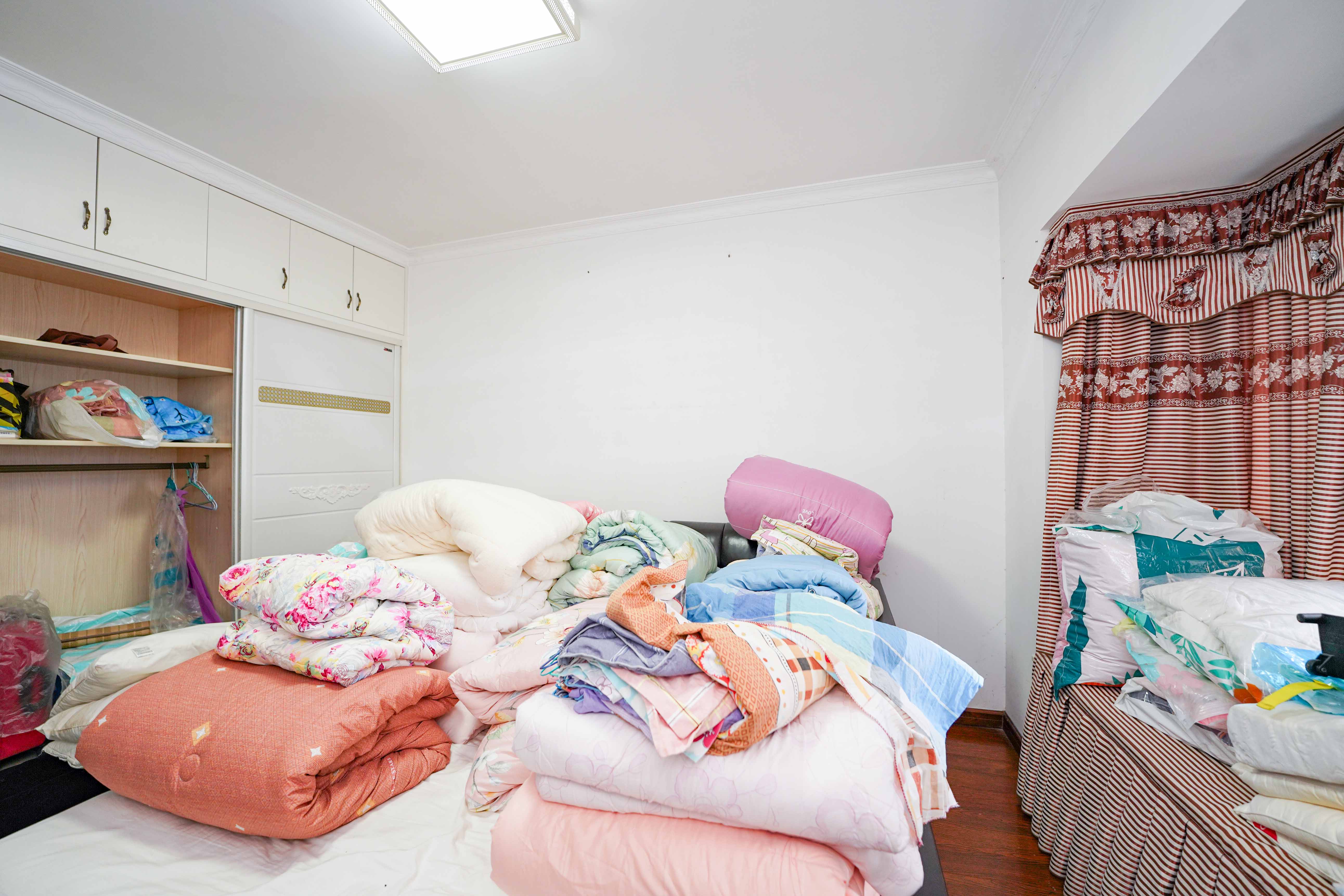 嘉华城（一期）  3室2厅1卫    125.0万卧室