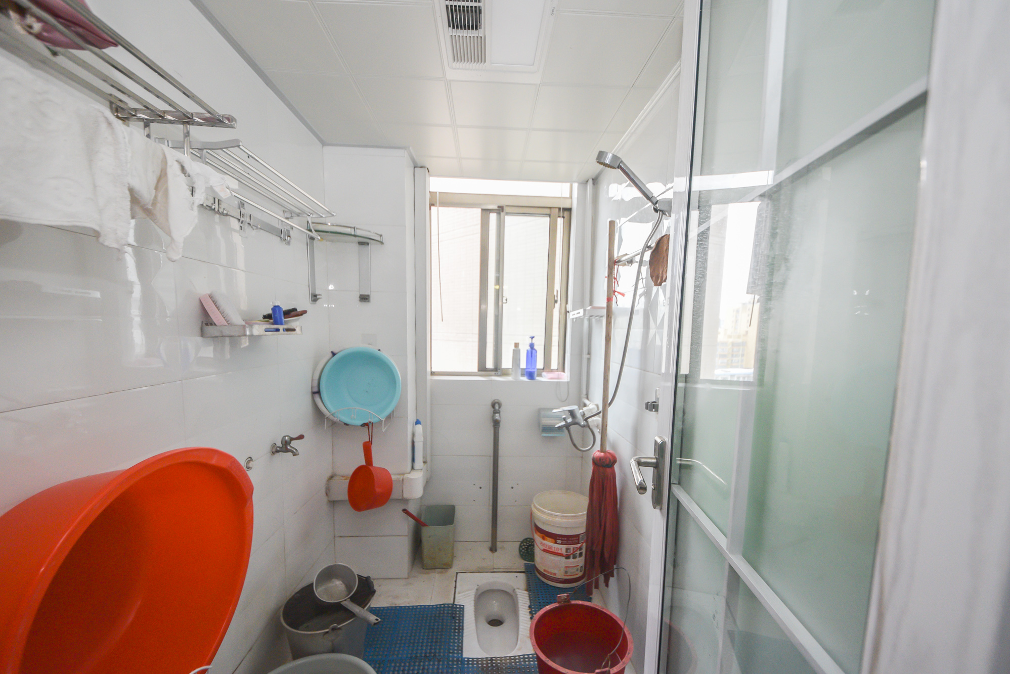 城南郡 4室2厅2卫 102.0万 城南郡 4室2厅2卫 102.0万卫生间