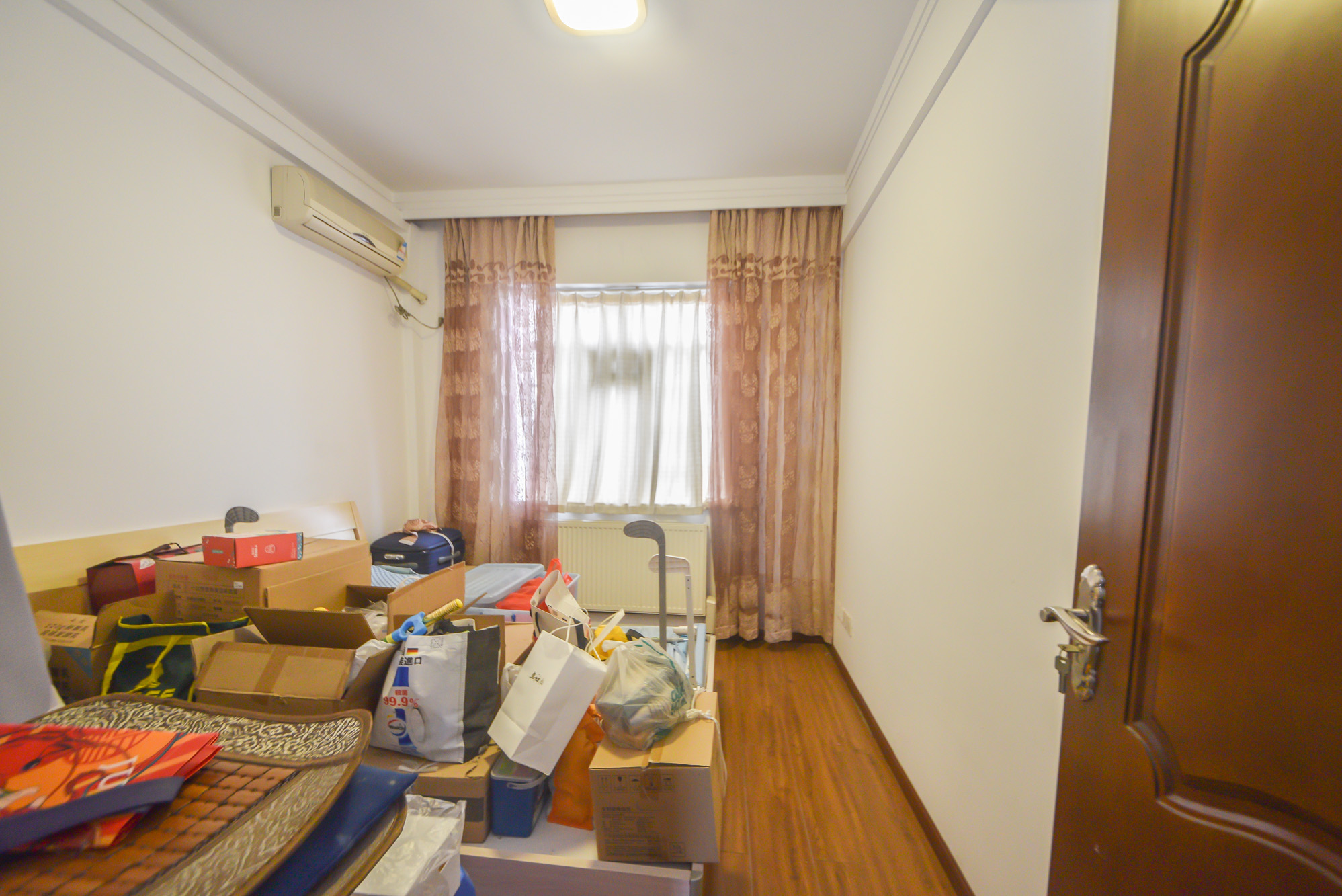 城南郡 4室2厅2卫 102.0万 城南郡 4室2厅2卫 102.0万卧室