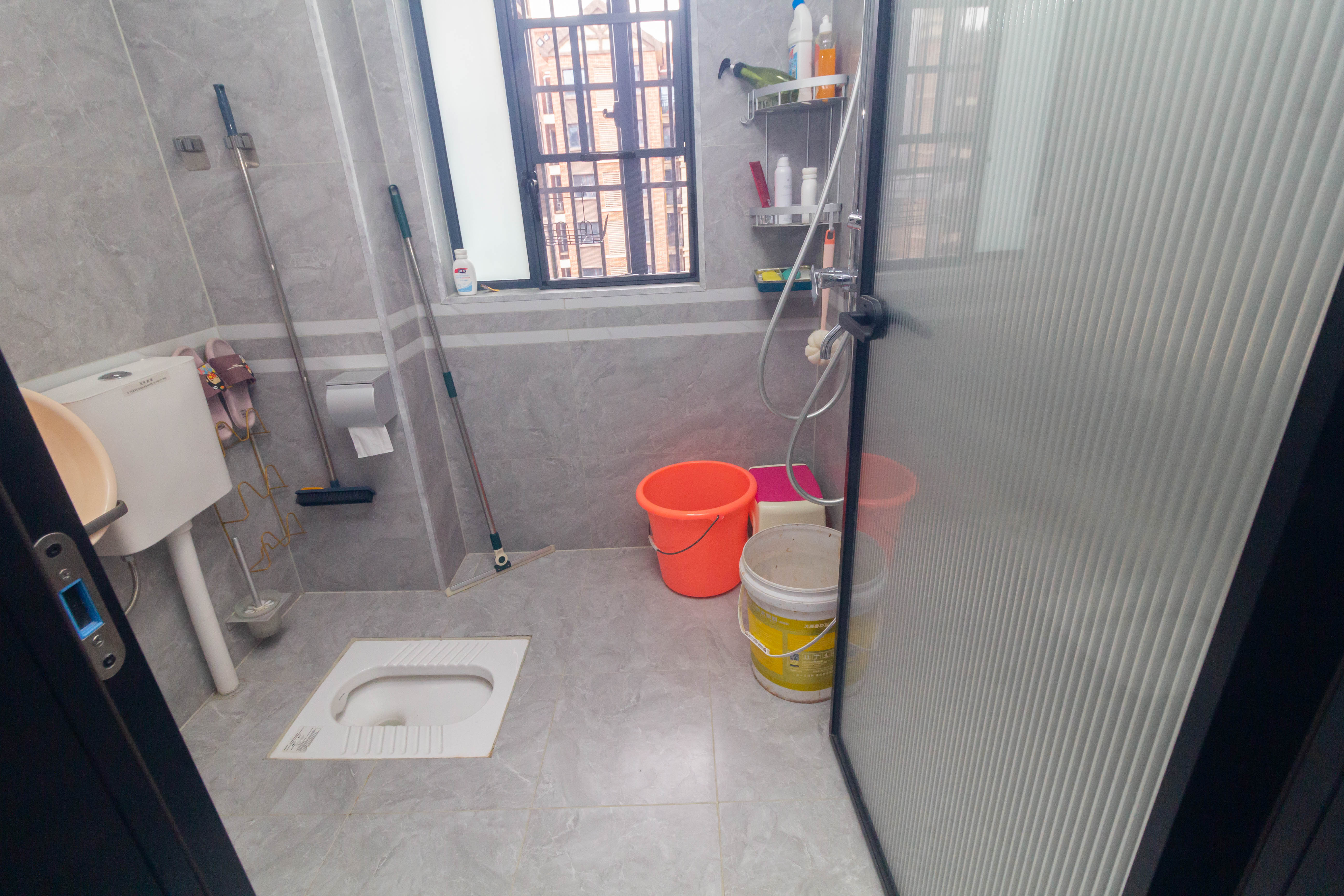 沃家苑 3室2厅2卫 114.8万 沃家苑 3室2厅2卫 114.8万卫生间