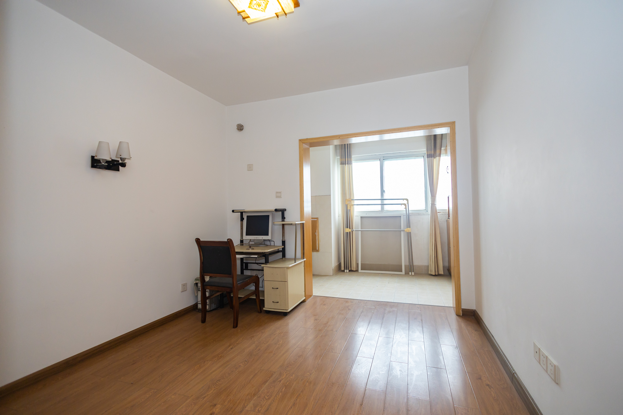 开源鑫阁 4室2厅2卫 85.8万 开源鑫阁 4室2厅2卫 85.8万卧室