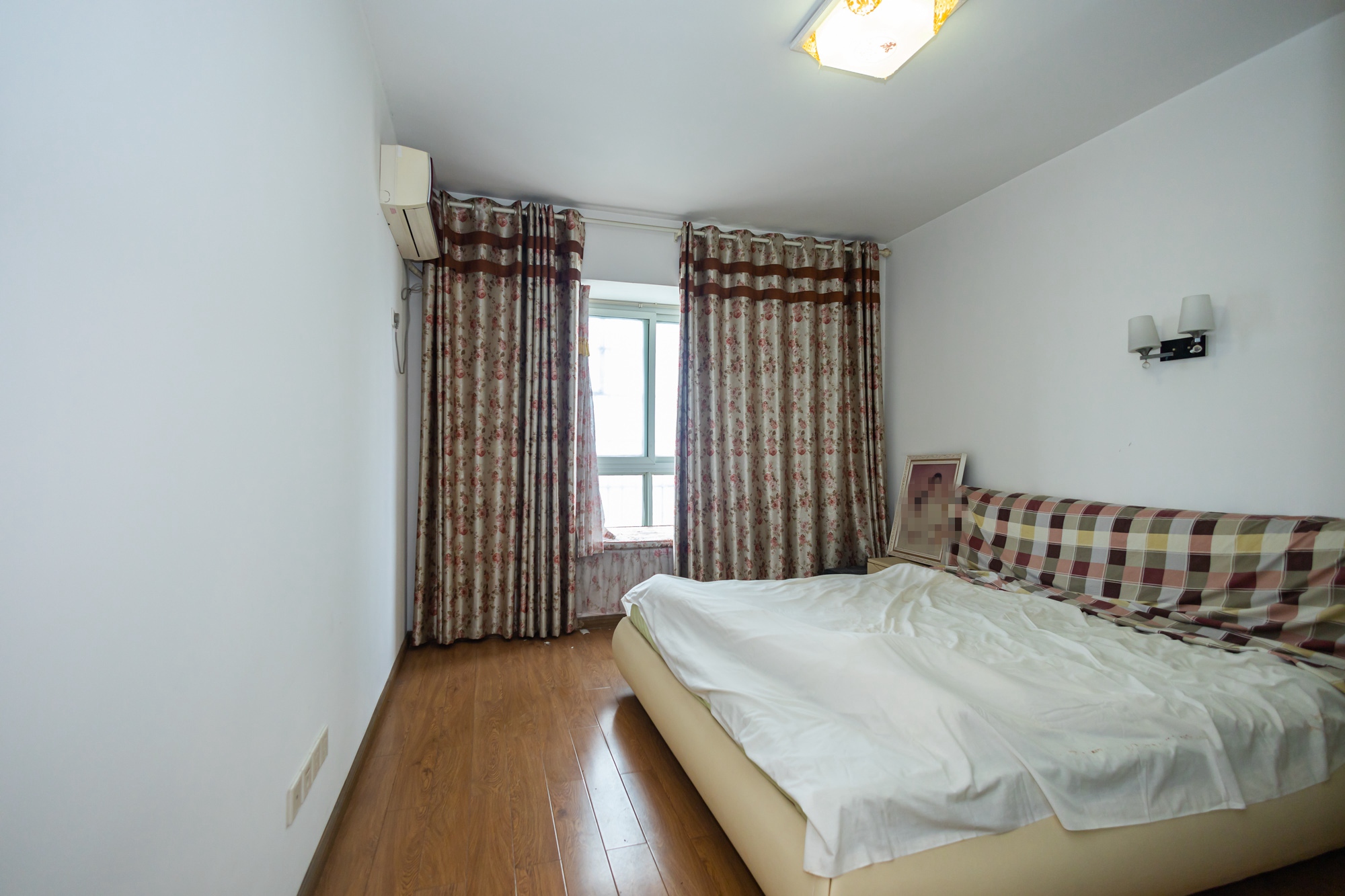 开源鑫阁 4室2厅2卫 85.8万 开源鑫阁 4室2厅2卫 85.8万卧室