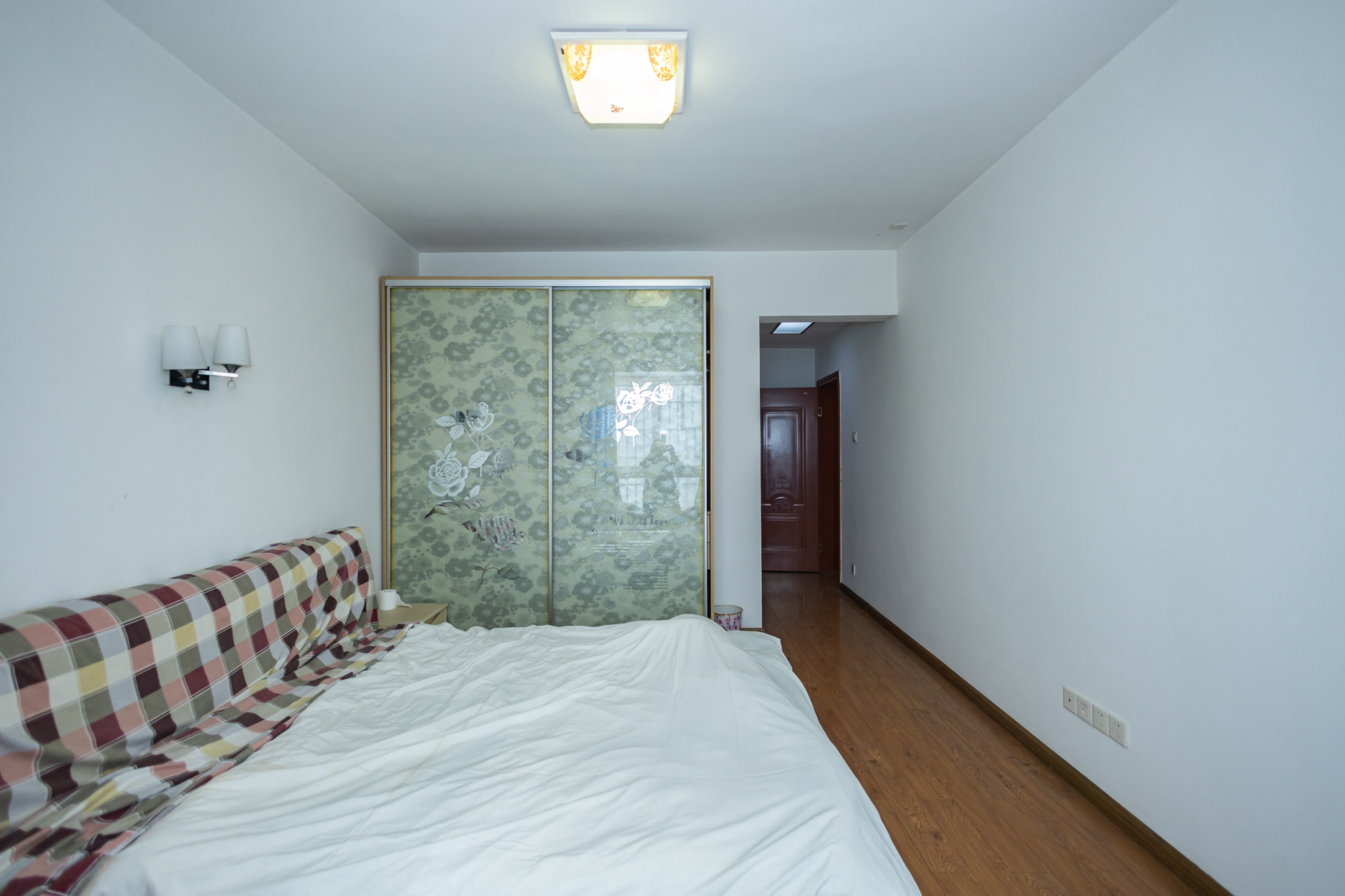 开源鑫阁 4室2厅2卫 85.8万 开源鑫阁 4室2厅2卫 85.8万卧室