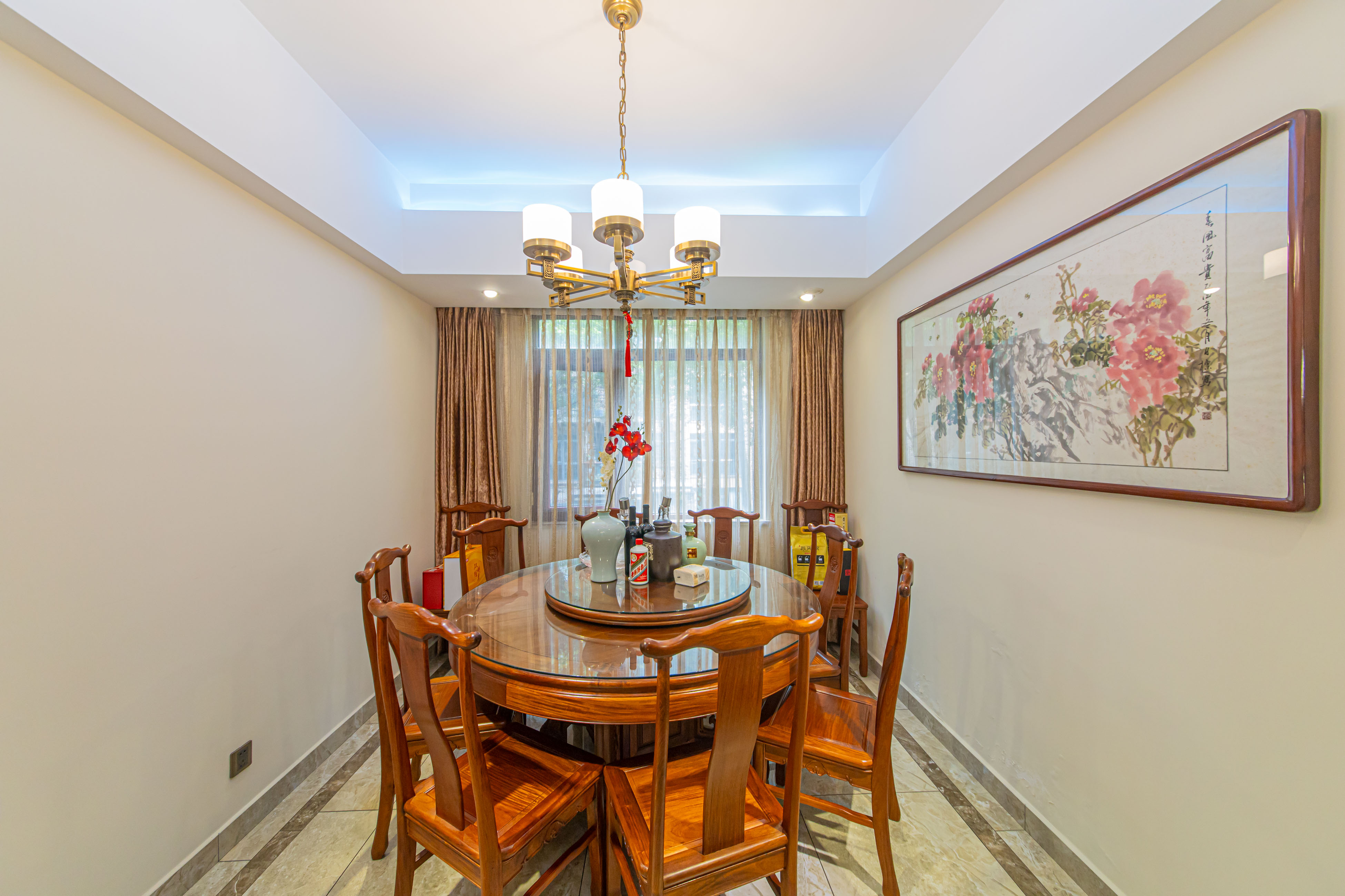 中建芙蓉和苑  4室2厅2卫    298.0万 中建芙蓉和苑  4室2厅2卫    298.0万客厅