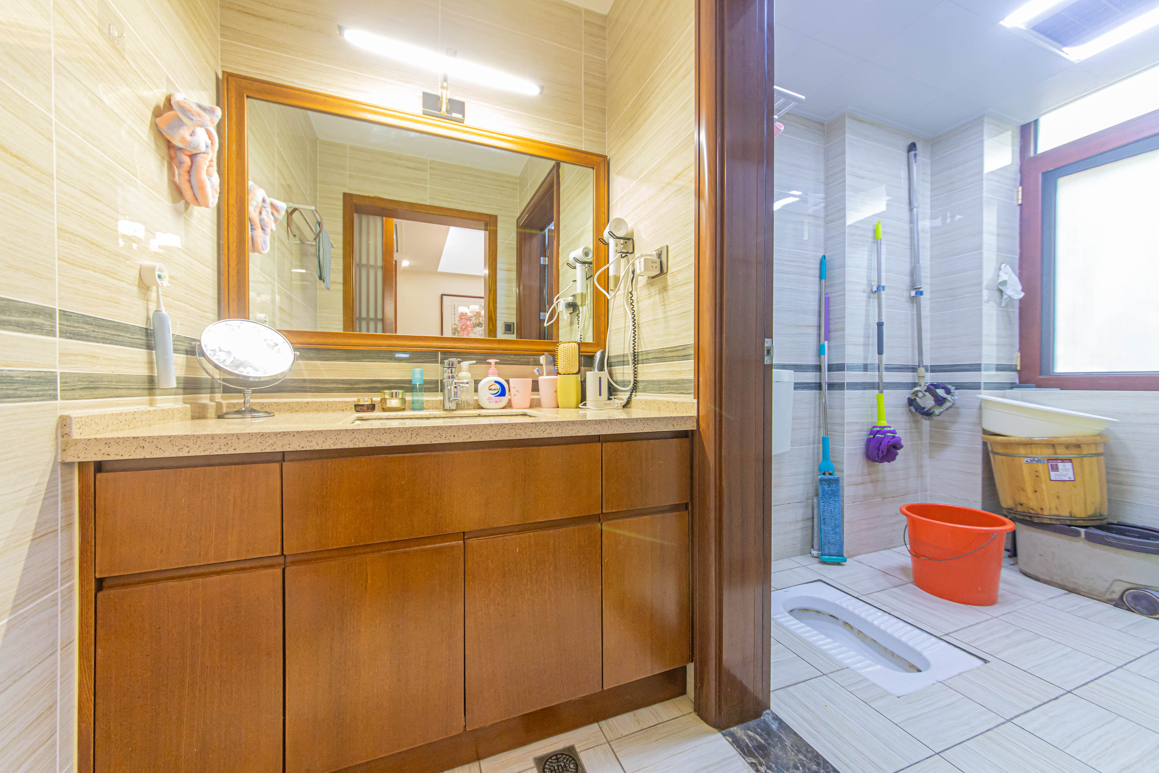 中建芙蓉和苑  4室2厅2卫    298.0万 中建芙蓉和苑  4室2厅2卫    298.0万卫生间