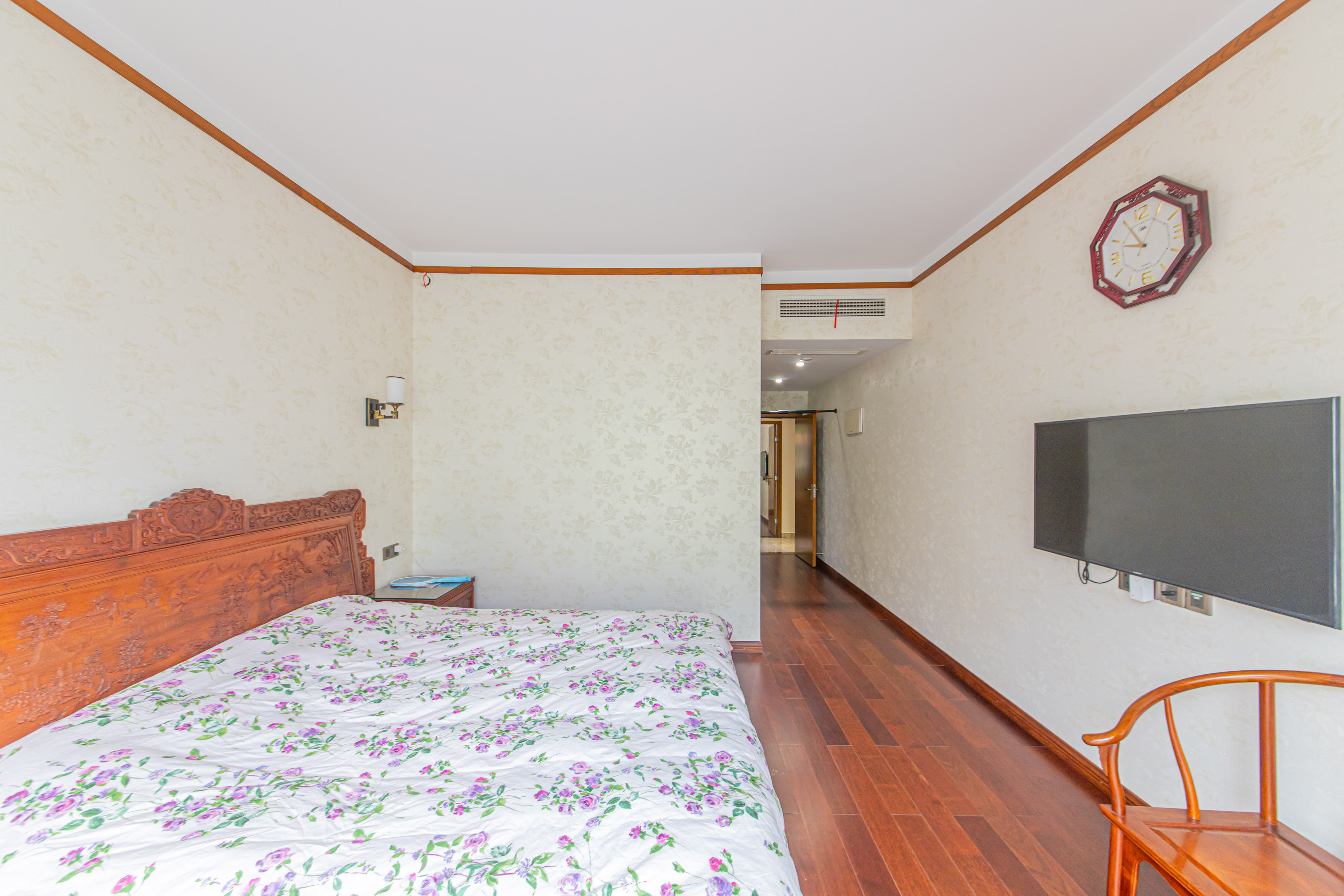 中建芙蓉和苑  4室2厅2卫    298.0万 中建芙蓉和苑  4室2厅2卫    298.0万卧室