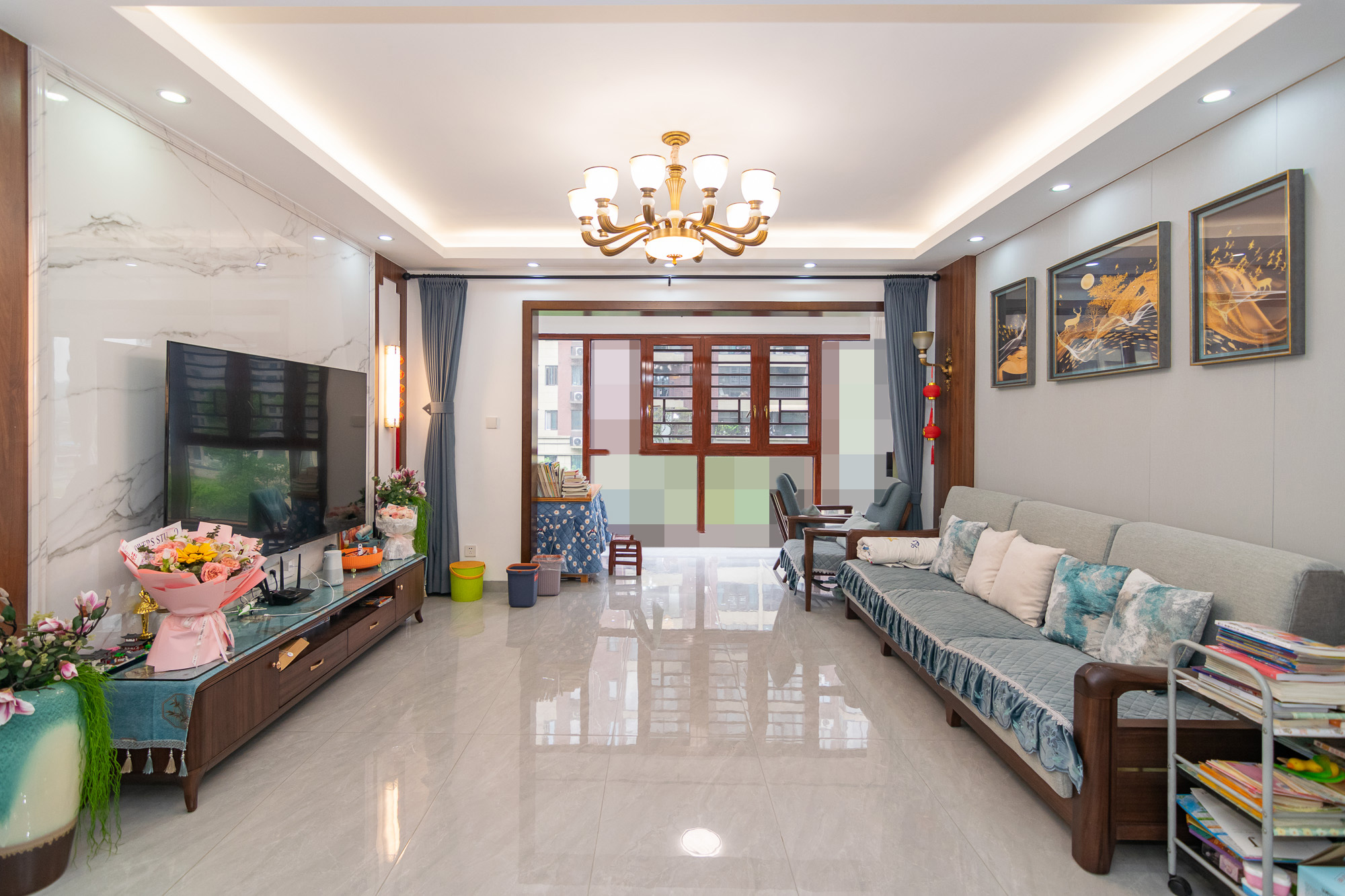 新华联梦想城 5室2厅2卫 155.0万 新华联梦想城 5室2厅2卫 155.0万客厅