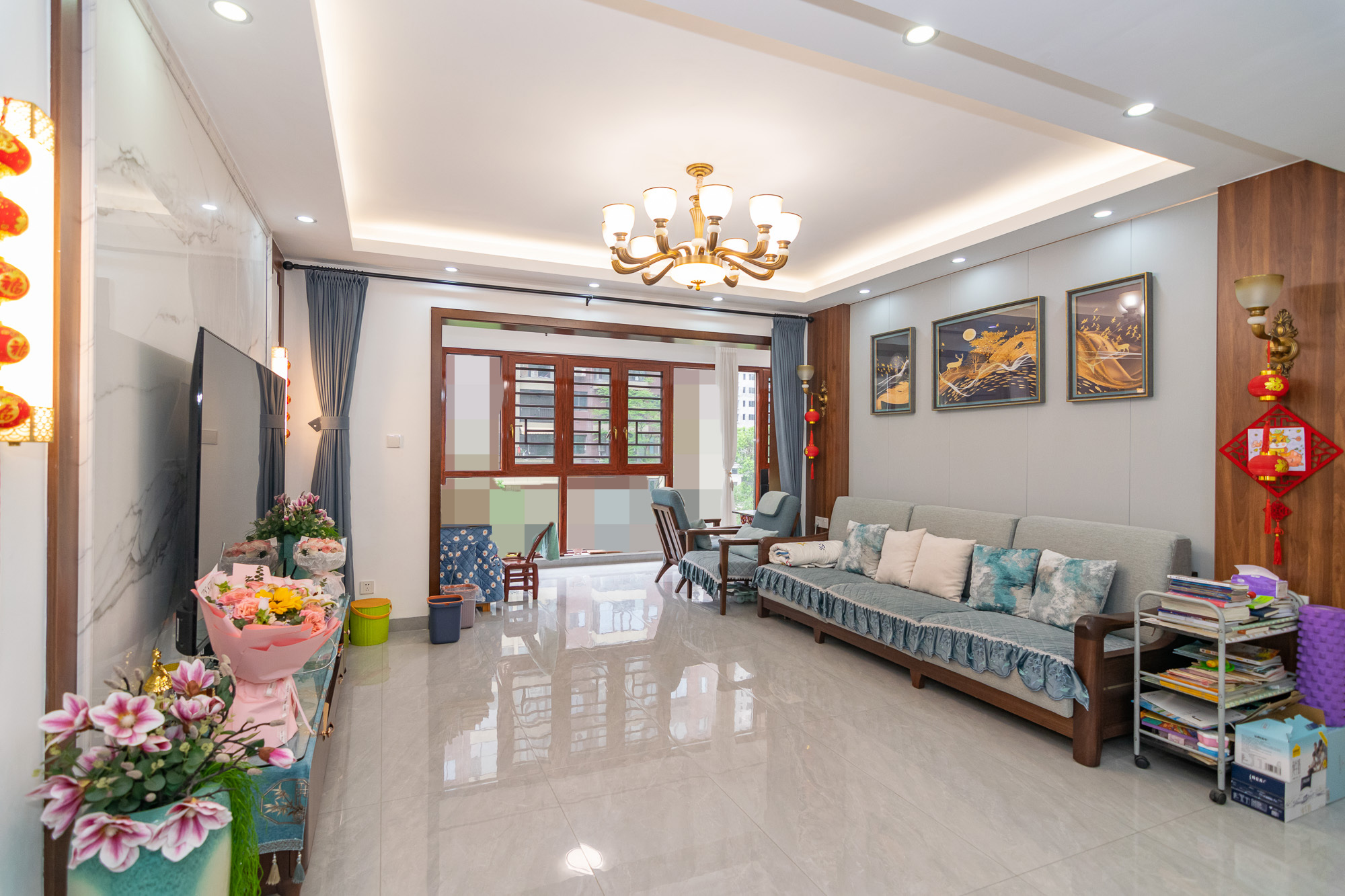 新华联梦想城 5室2厅2卫 155.0万 新华联梦想城 5室2厅2卫 155.0万客厅