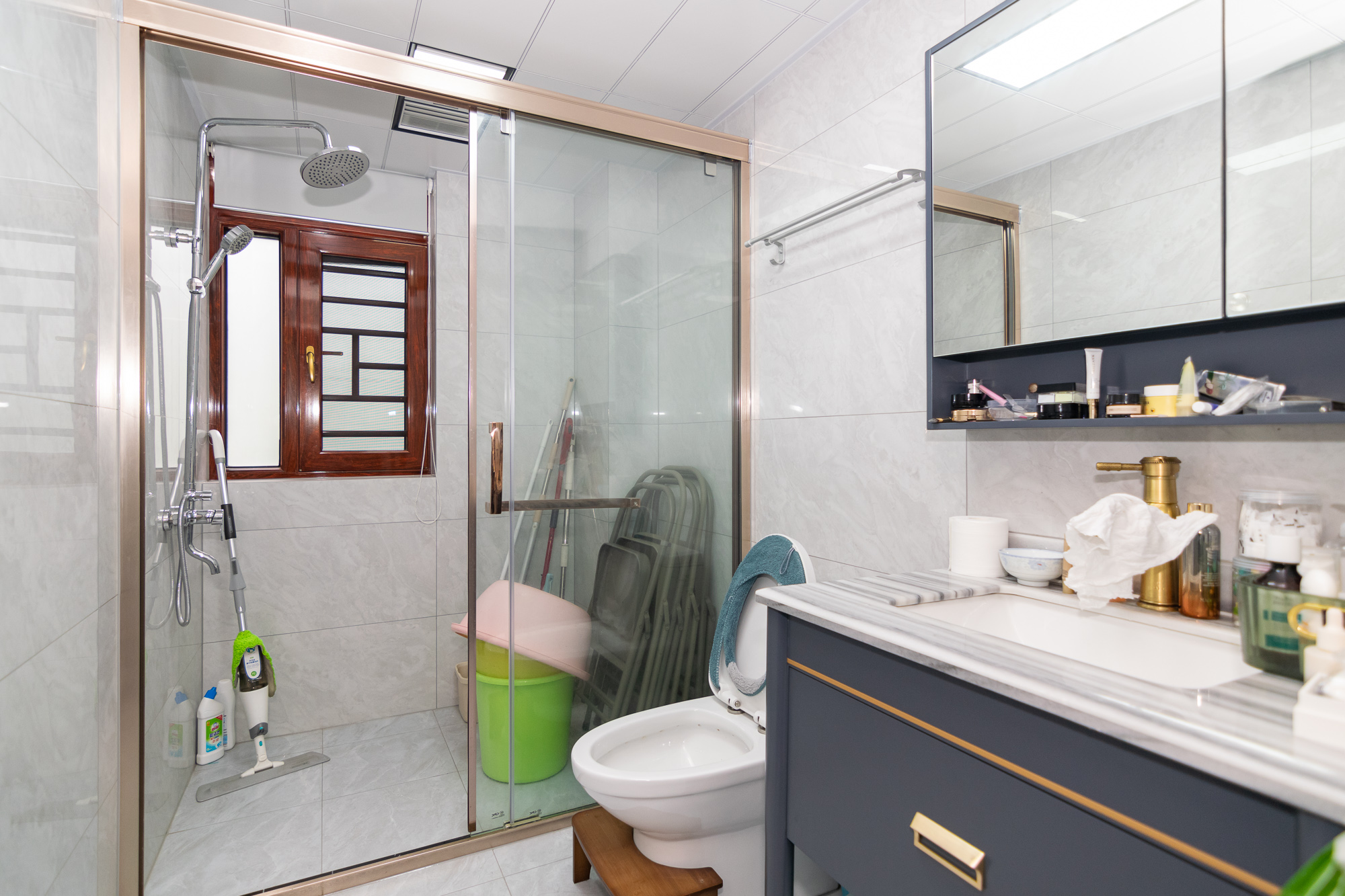 新华联梦想城 5室2厅2卫 155.0万 新华联梦想城 5室2厅2卫 155.0万卫生间