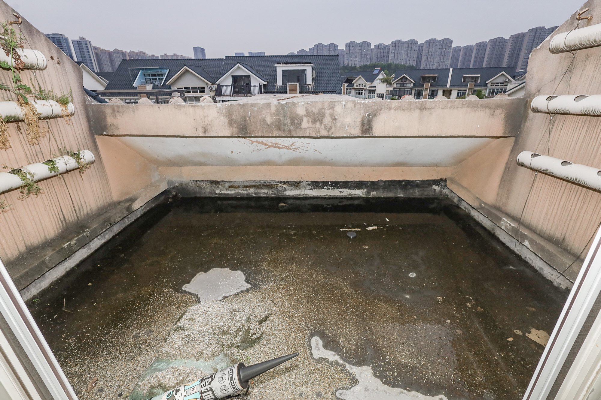 八方小区A区  4室2厅1卫   470.00万其他