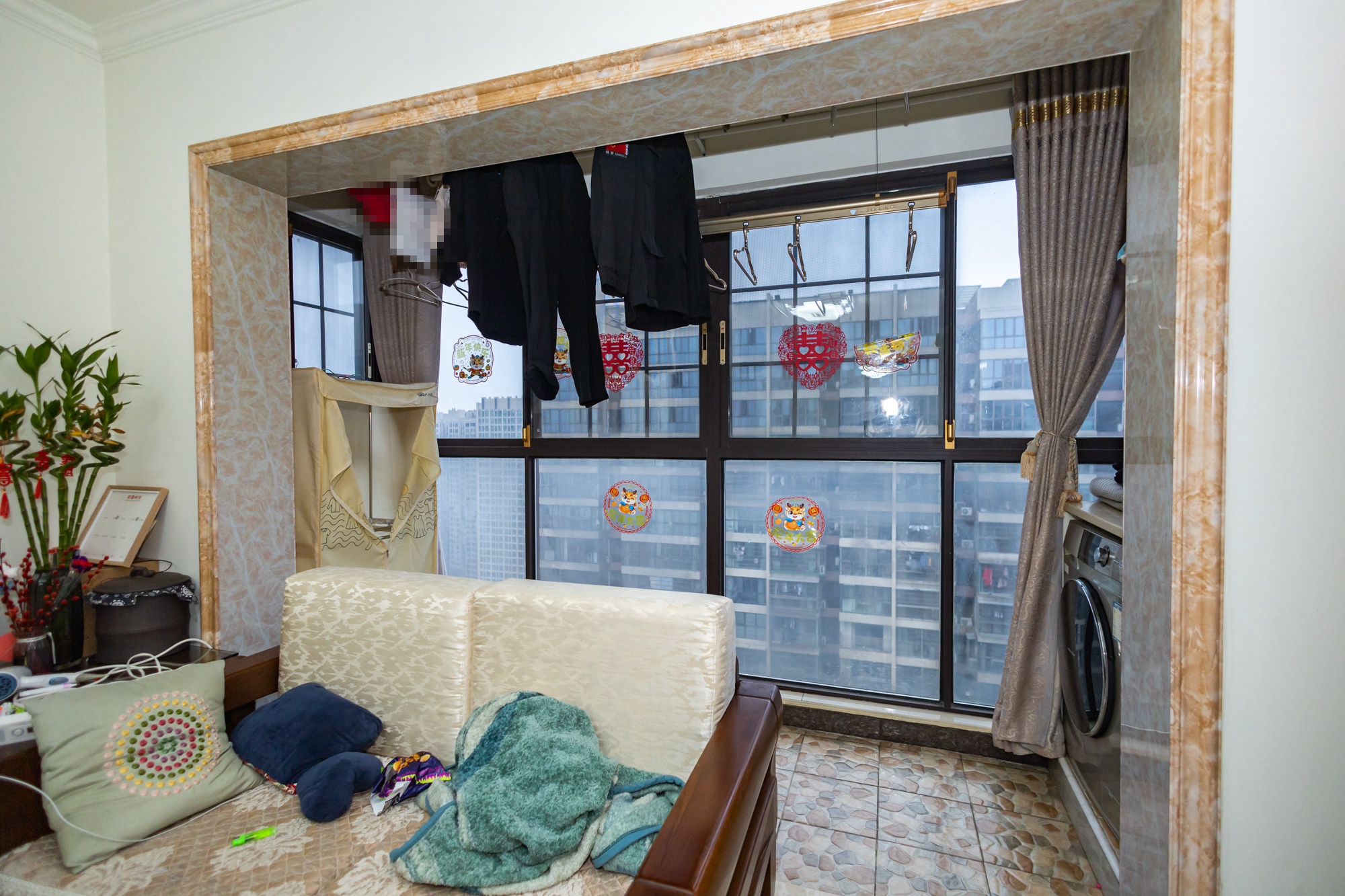 新长海广场  3室2厅1卫   86.00万阳台