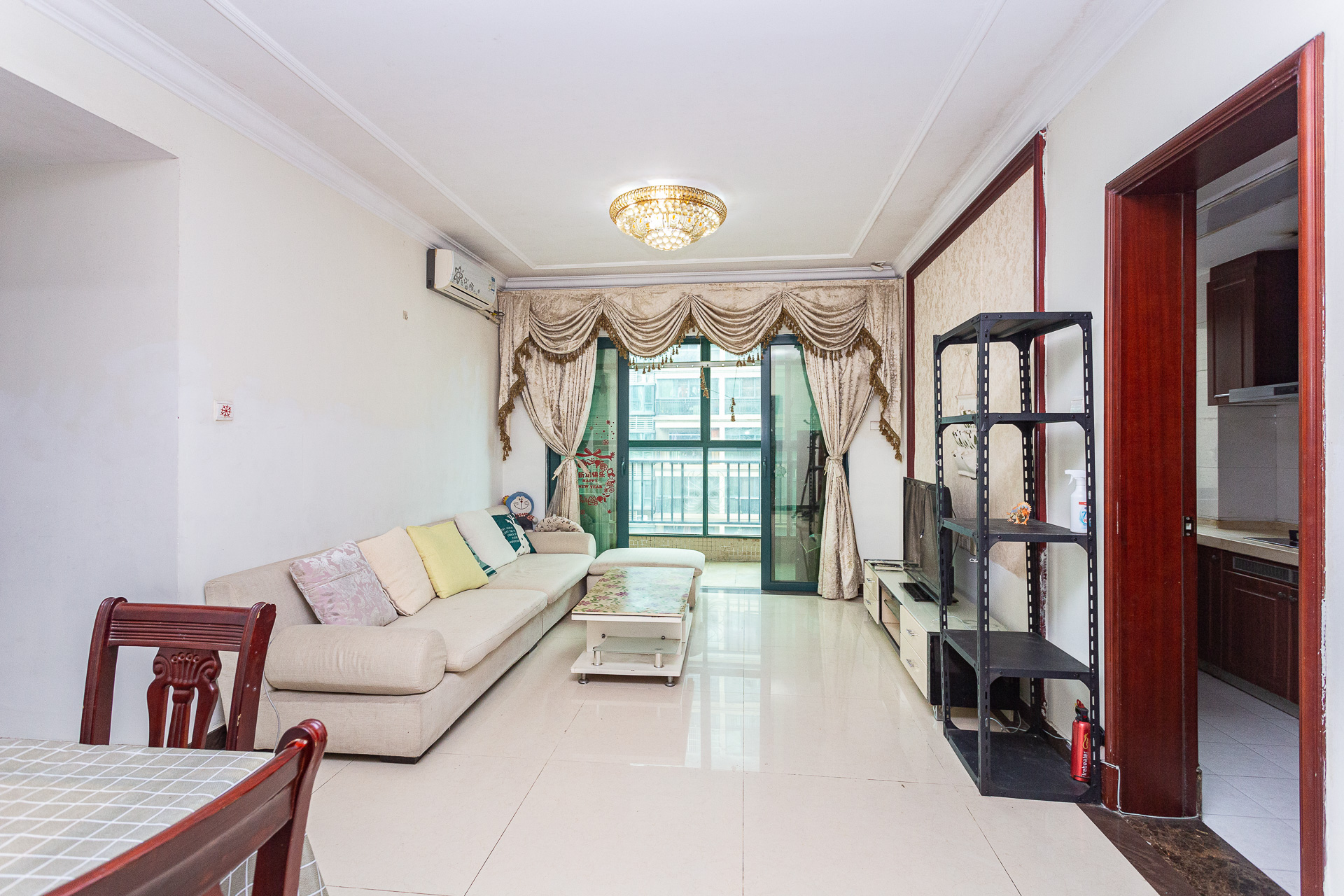 恒大名都 3室2厅1卫 68.0万 恒大名都 3室2厅1卫 68.0万客厅