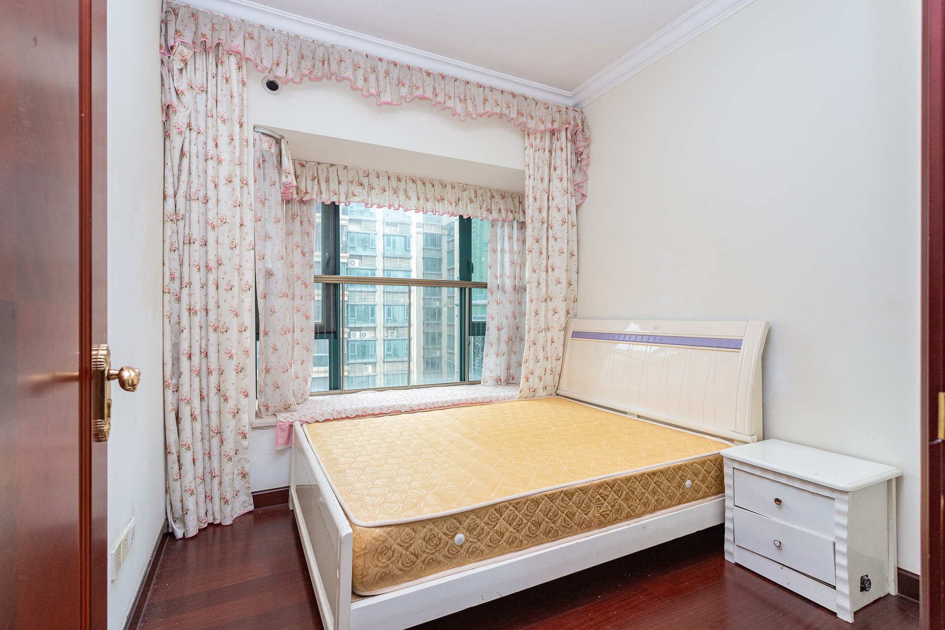 恒大名都 3室2厅1卫 68.0万 恒大名都 3室2厅1卫 68.0万卧室