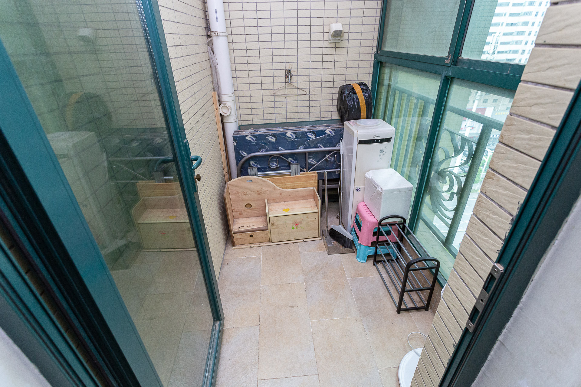 恒大名都 3室2厅1卫 68.0万 恒大名都 3室2厅1卫 68.0万阳台