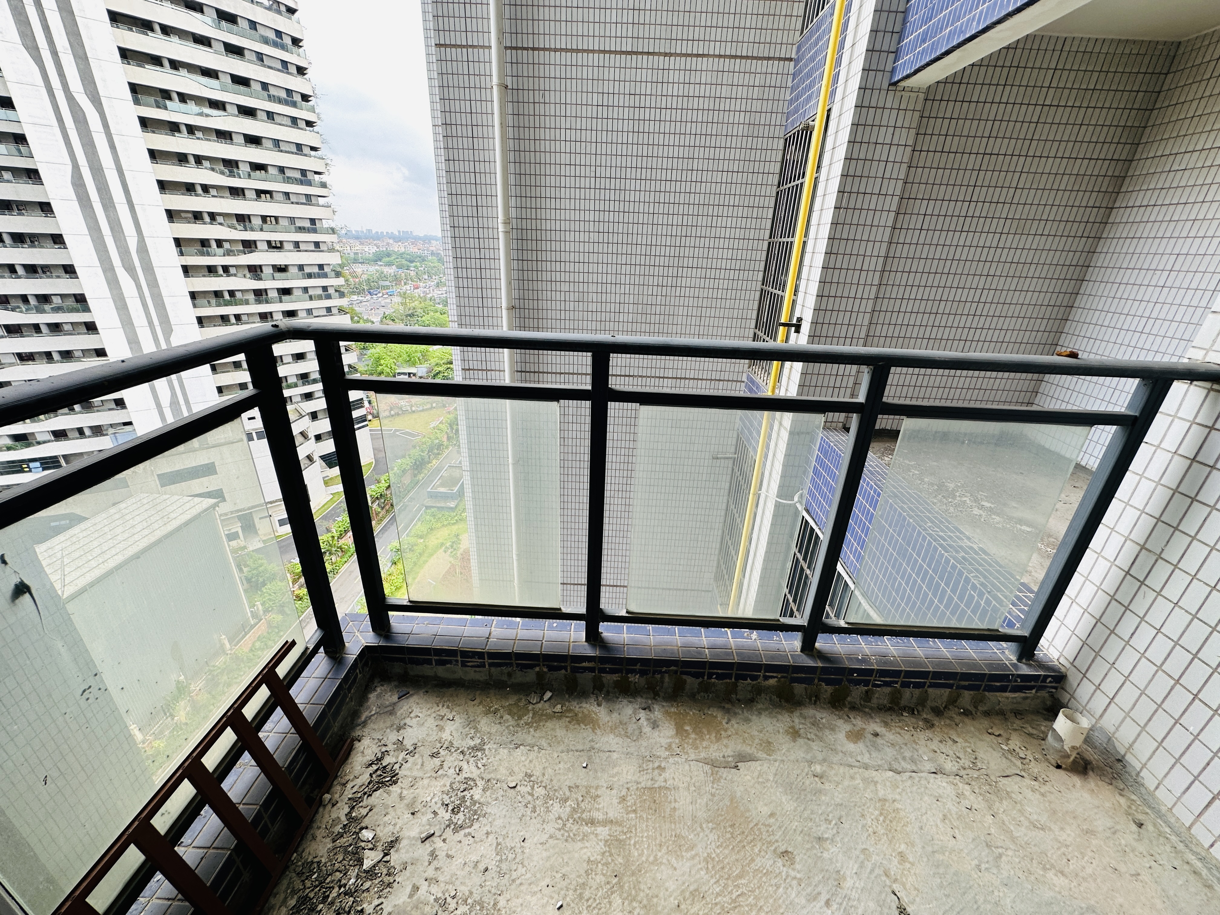 紫竹园  4室2厅2卫    185.0万 紫竹园  4室2厅2卫    185.0万阳台