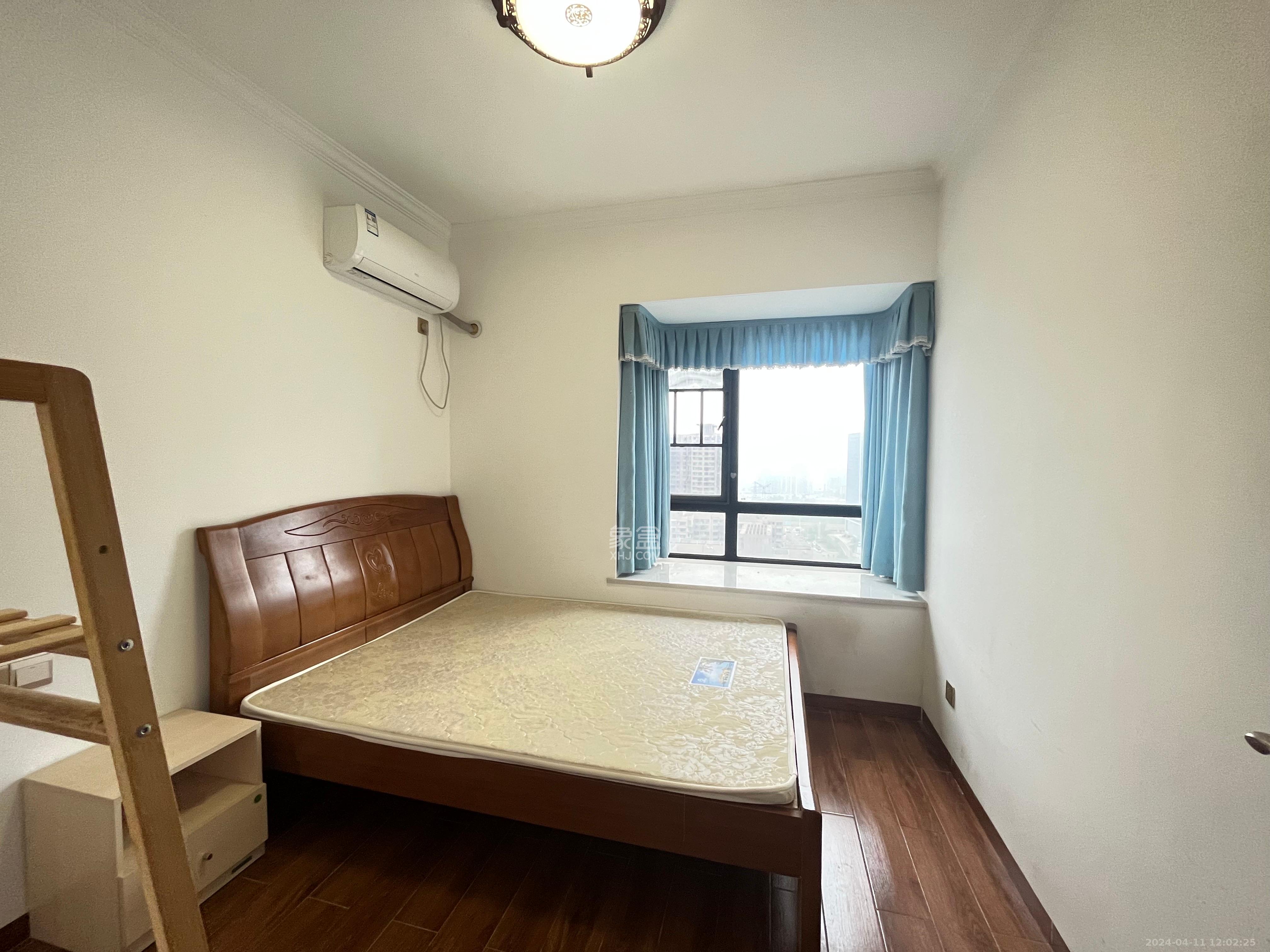 勤诚达新界  4室2厅2卫   2400.00元/月室内图