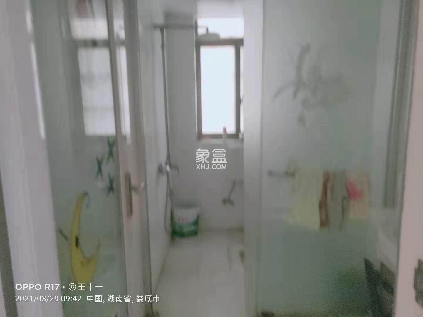 新外滩  3室2厅2卫   2000.00元/月室内图1
