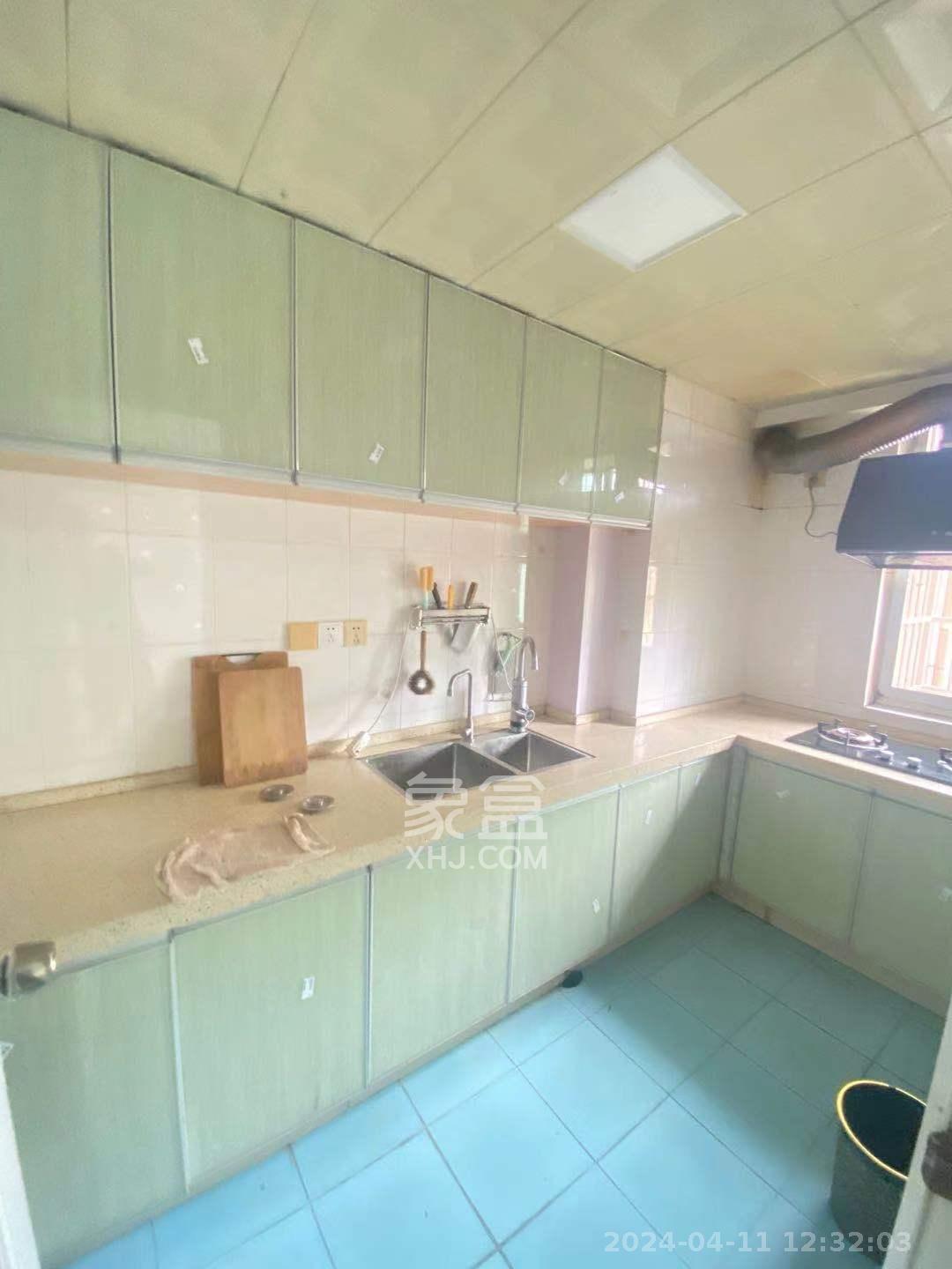 君临天厦 2室1厅1卫 2200.0元/月 君临天厦 2室1厅1卫 2200.0元/月室内图