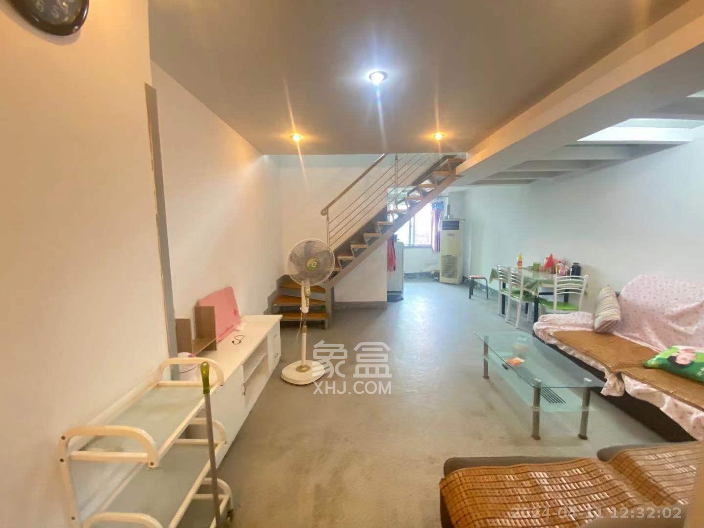 君临天厦 2室1厅1卫 2200.0元/月 君临天厦 2室1厅1卫 2200.0元/月室内图