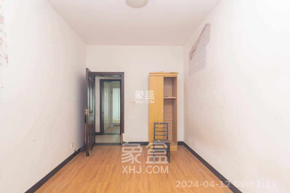 榔梨综合市场  3室2厅2卫   1400.00元/月室内图
