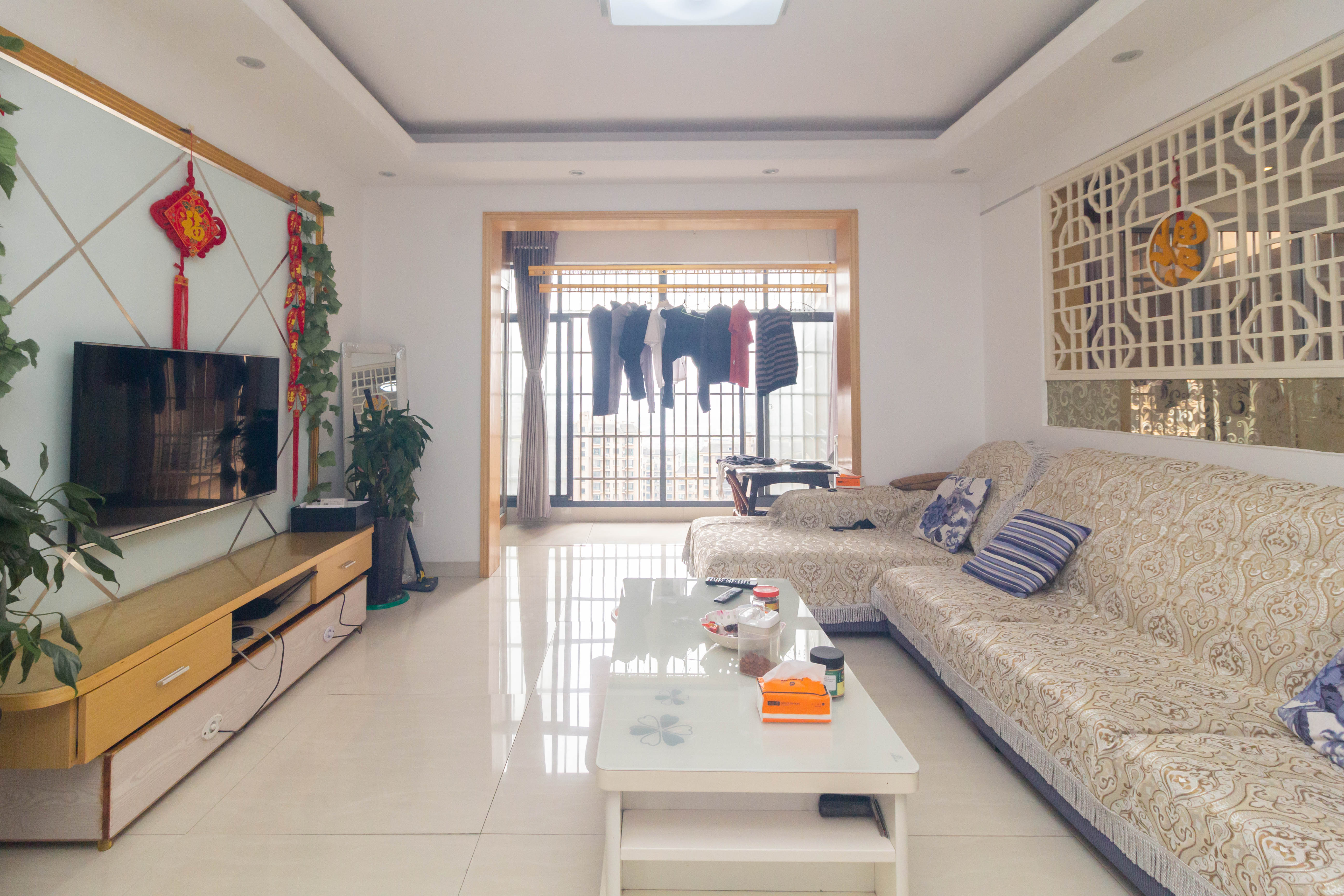 爵士湘 3室2厅1卫 90.0万 爵士湘 3室2厅1卫 90.0万客厅