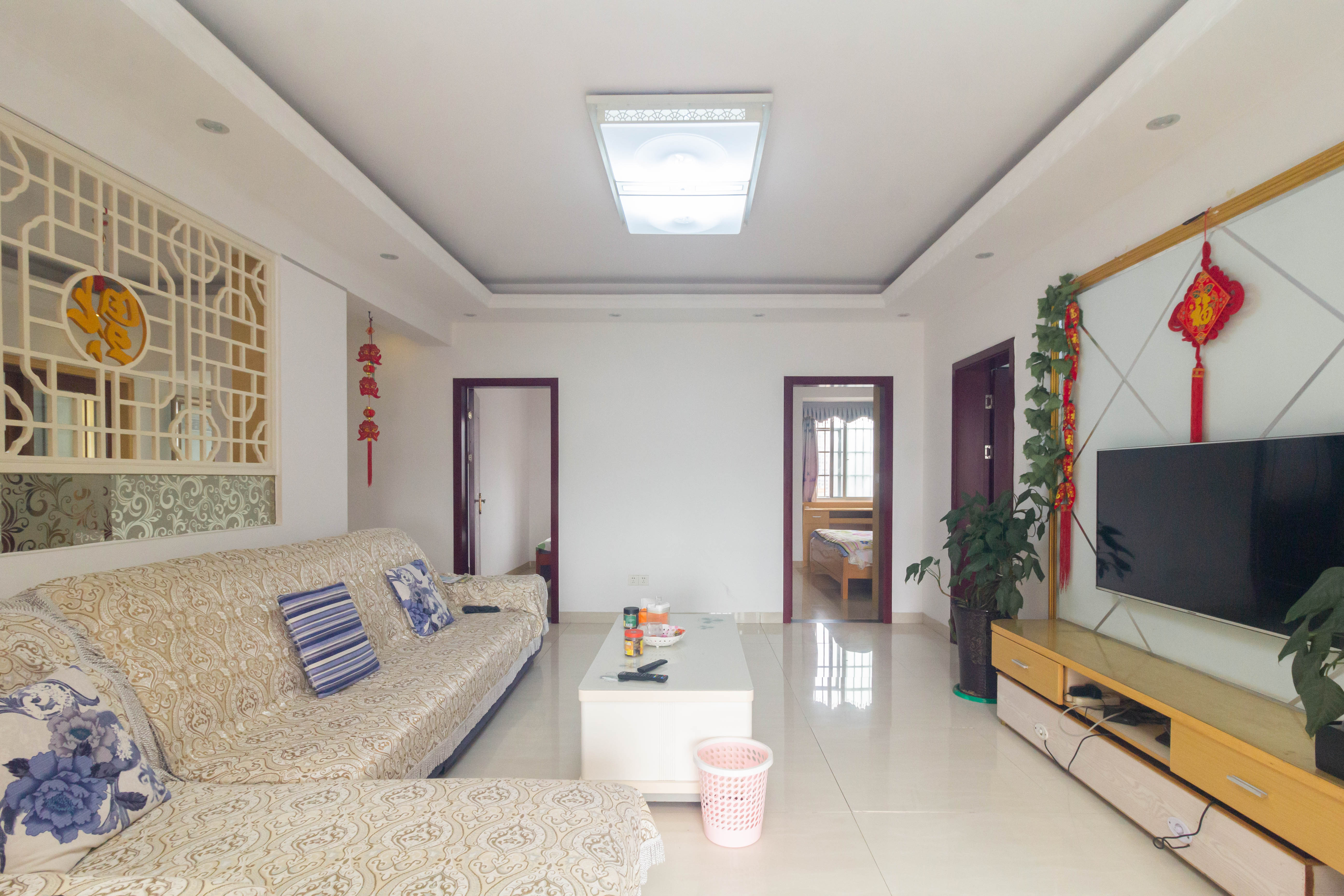 爵士湘 3室2厅1卫 90.0万 爵士湘 3室2厅1卫 90.0万客厅