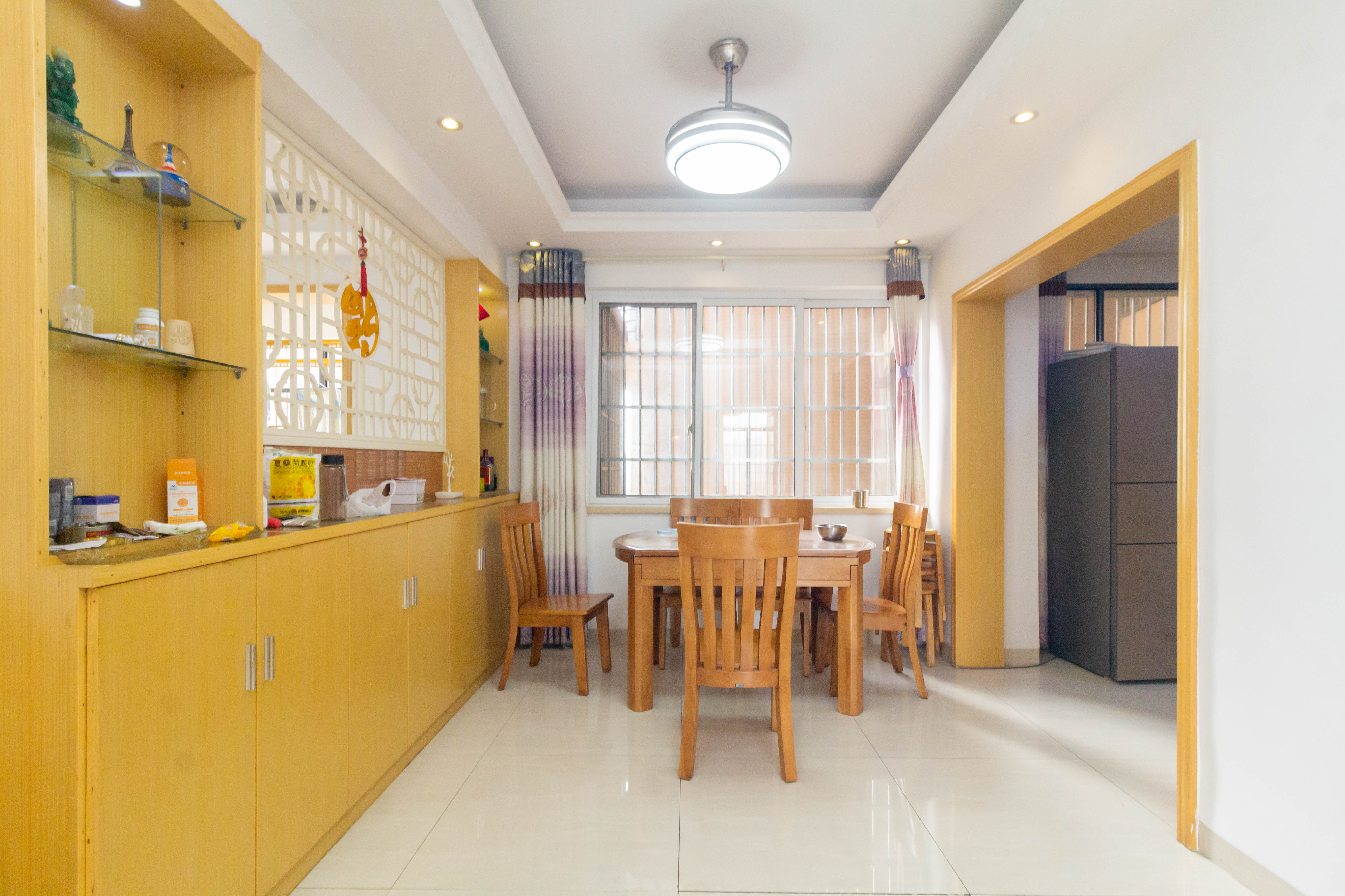 爵士湘 3室2厅1卫 90.0万 爵士湘 3室2厅1卫 90.0万客厅