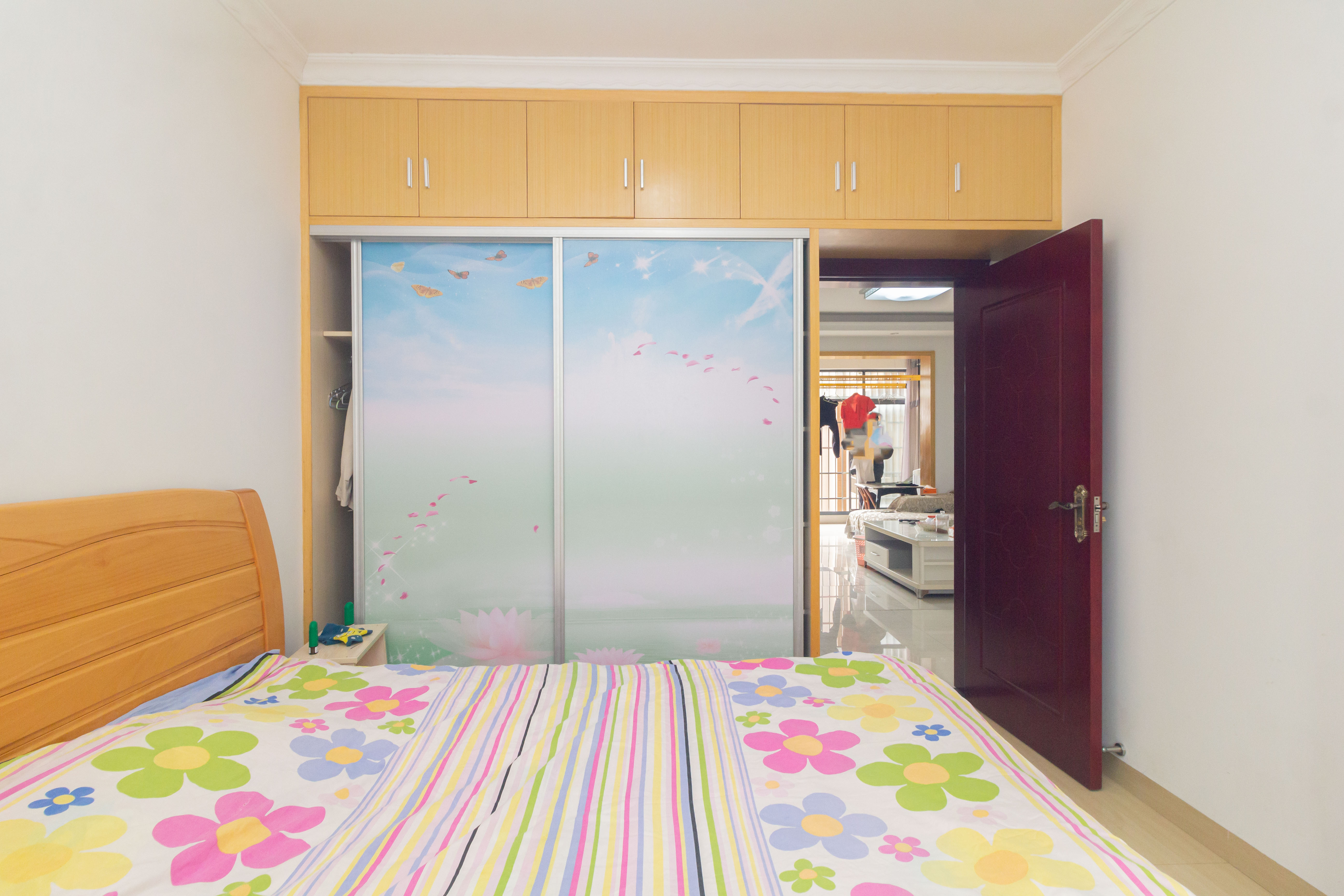 爵士湘  3室2厅1卫    90.0万卧室