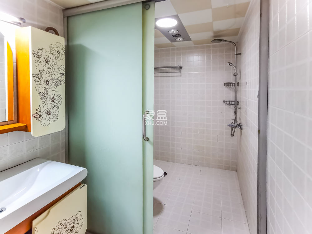 三一街區(qū)  3室2廳1衛(wèi)   53.80萬(wàn)