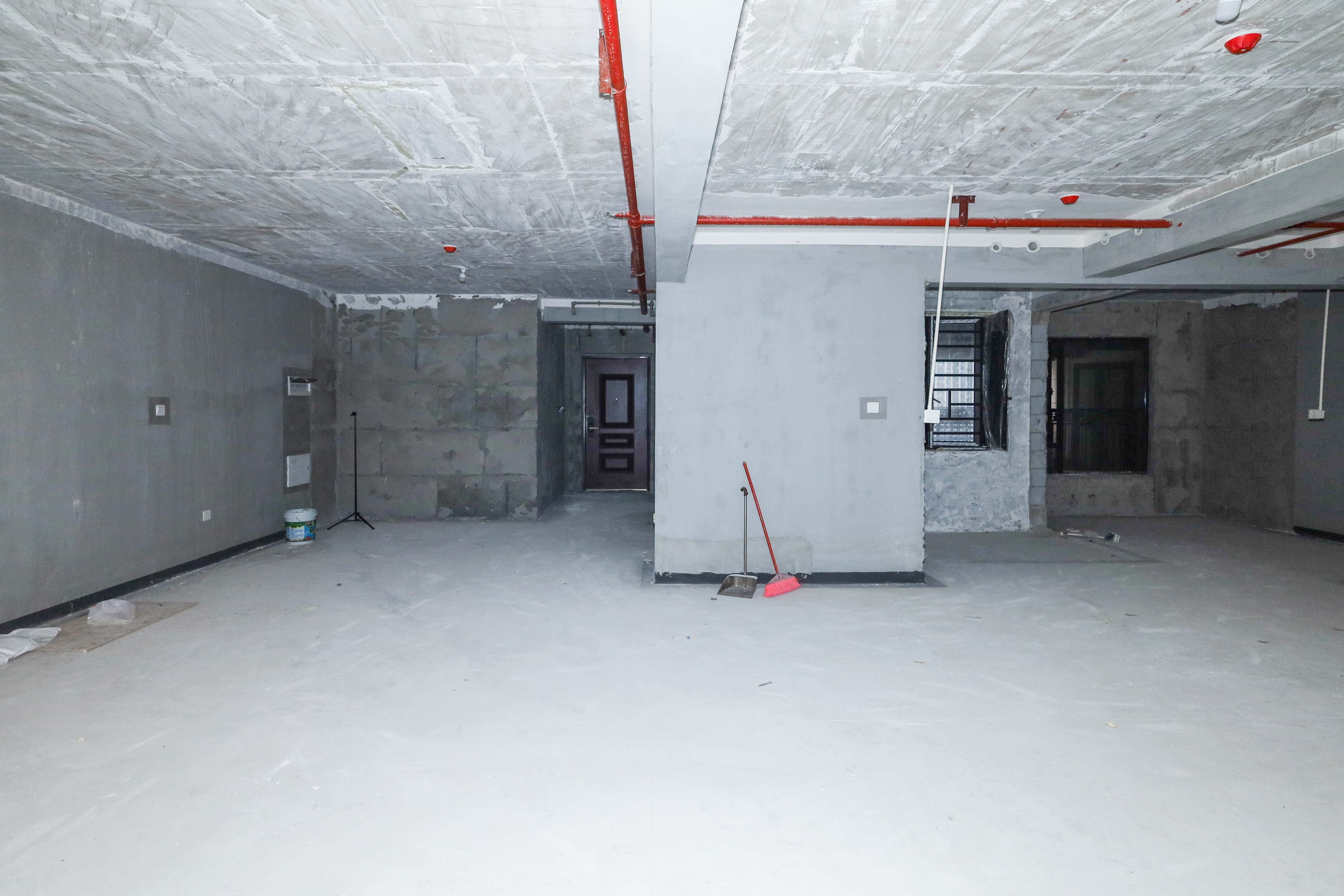建发央著  4室2厅2卫   262.00万卧室